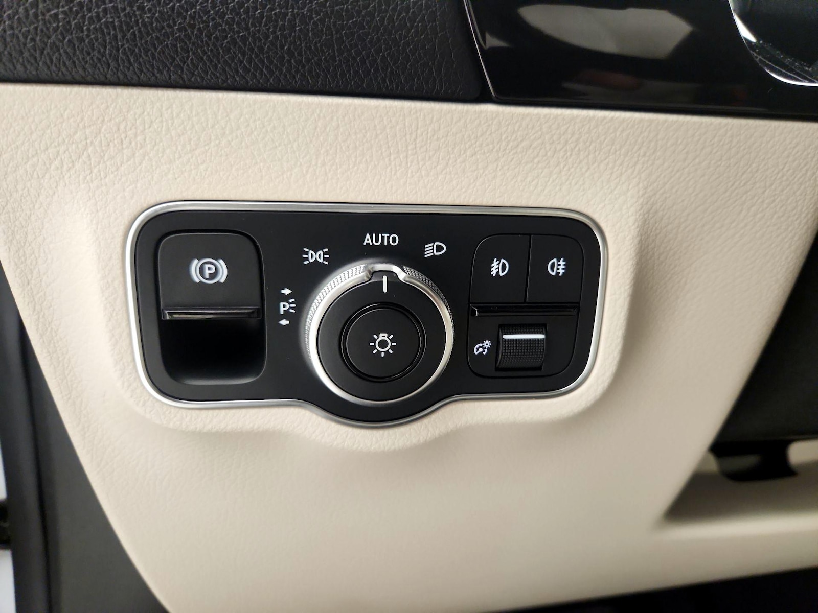 2023 Mercedes-Benz GLA Base - Photo 14