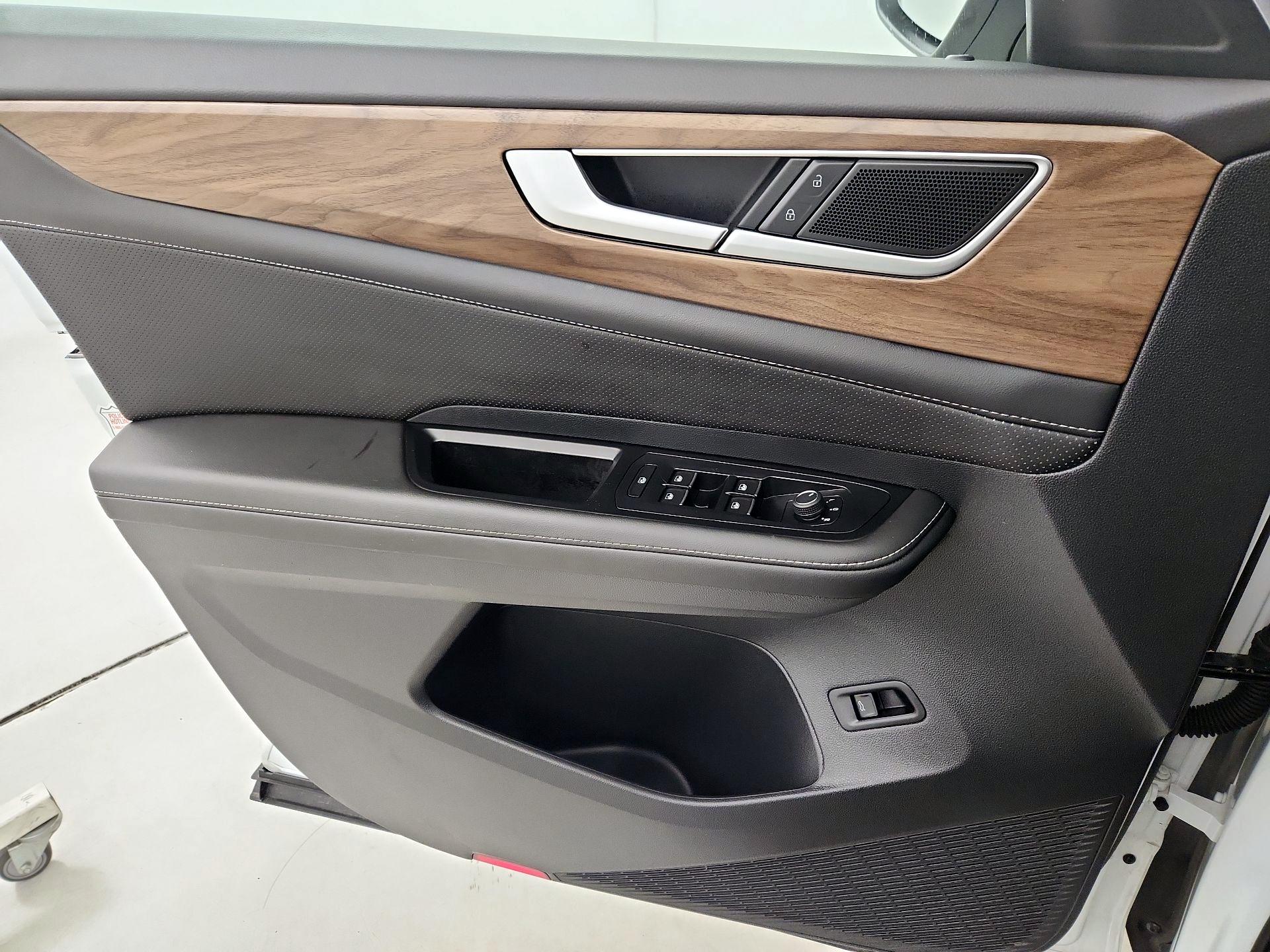 Thumbnail: 2025 Volkswagen Atlas - 12