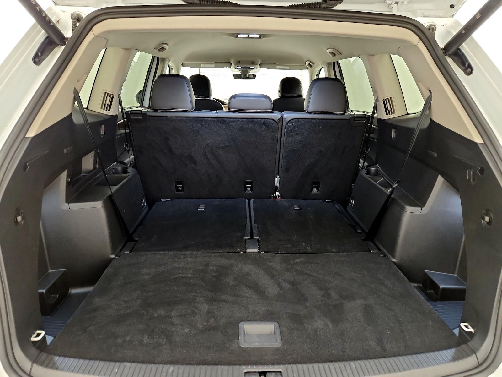 2025 Volkswagen Atlas SE w/Tech - Photo 23