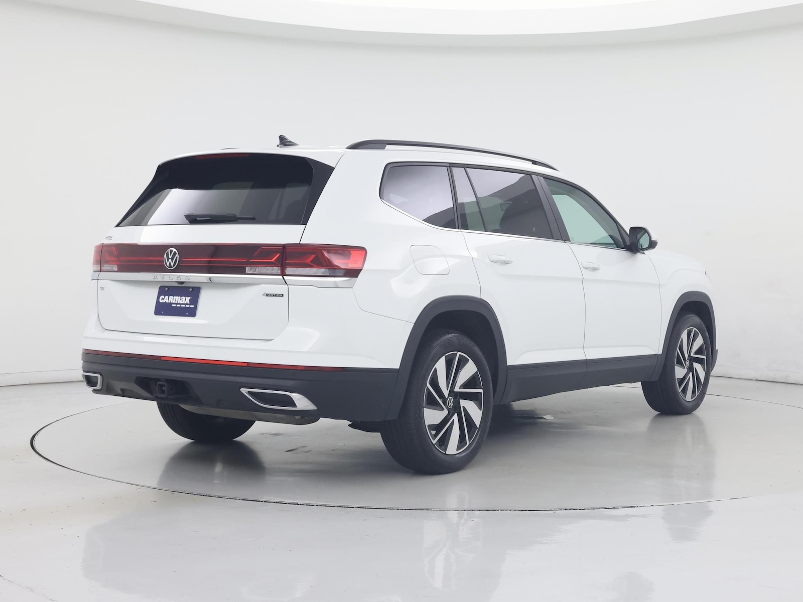 2025 Volkswagen Atlas SE w/Tech - Photo 9