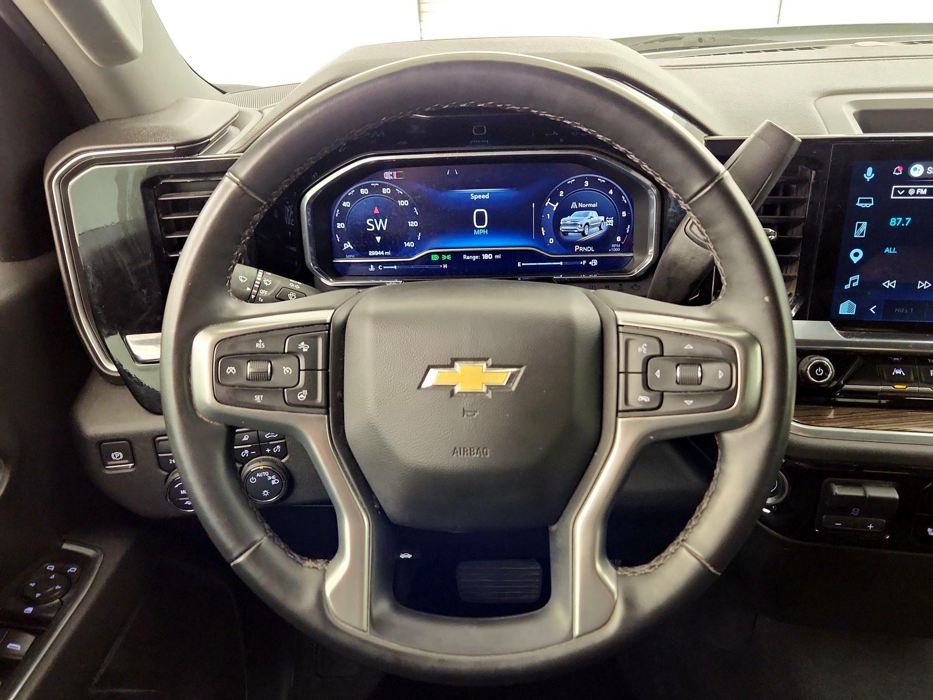 Thumbnail: 2025 Chevrolet Silverado 1500 - 10