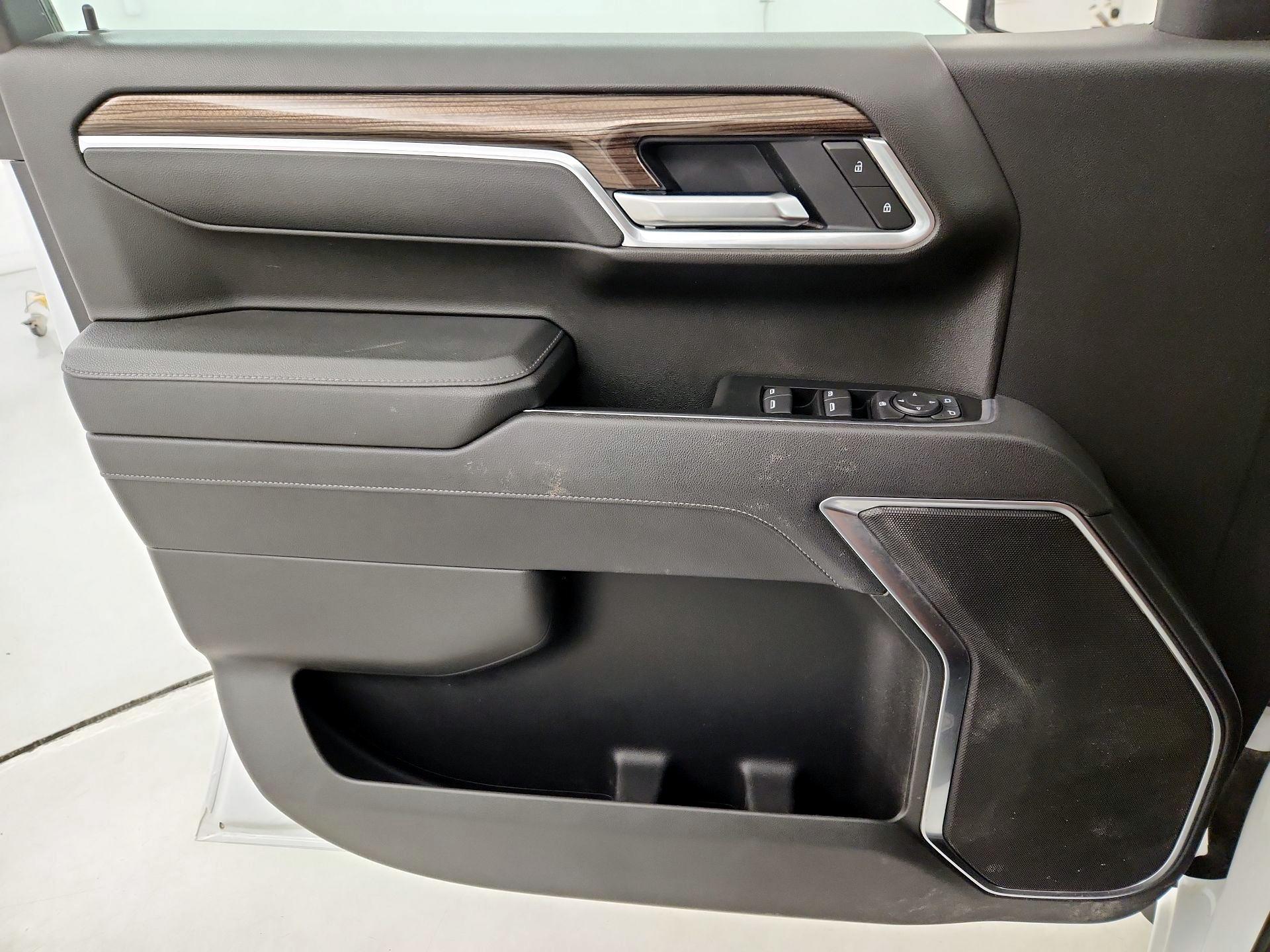 Thumbnail: 2025 Chevrolet Silverado 1500 - 12