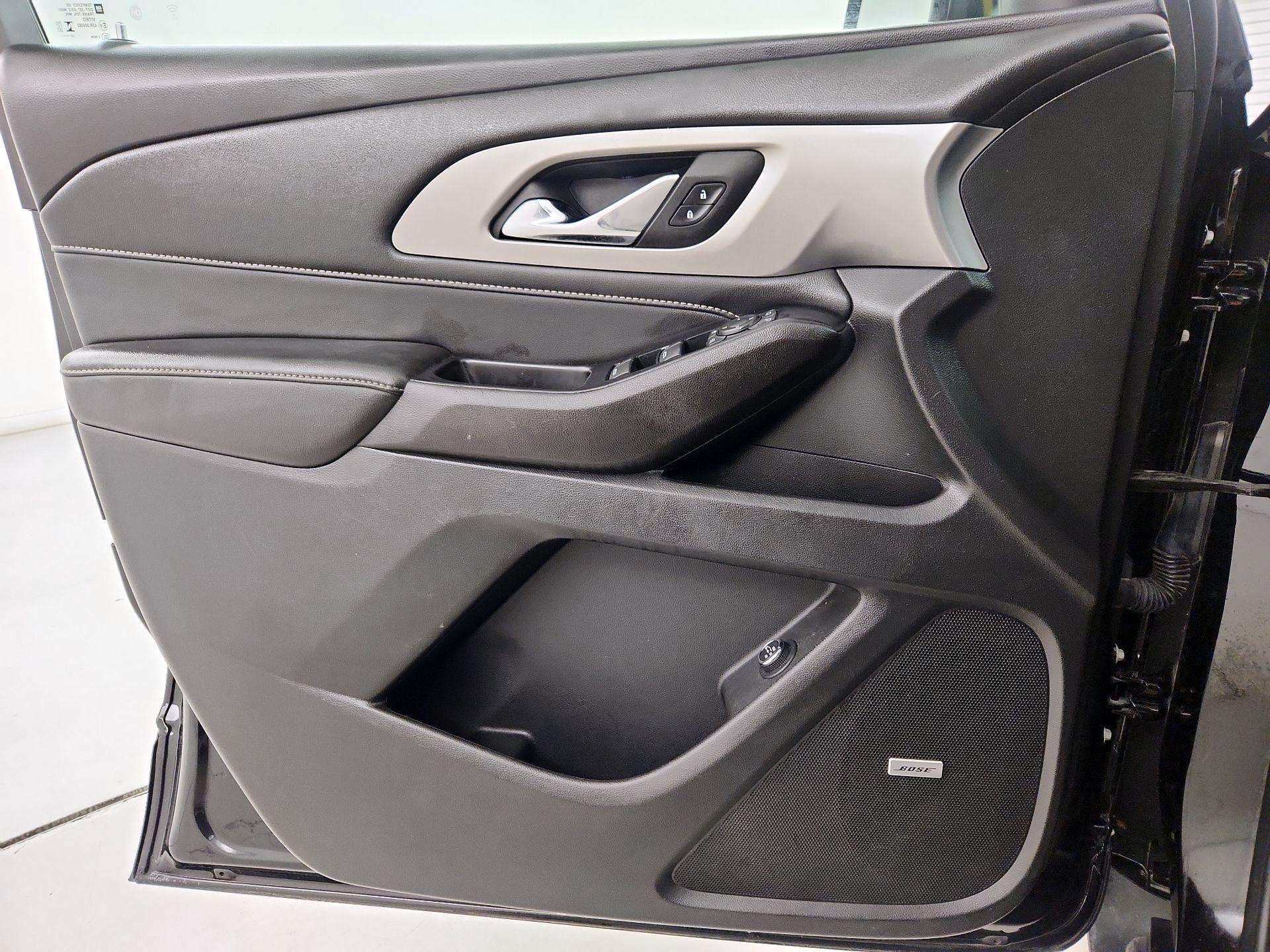 Thumbnail: 2023 Chevrolet Traverse - 12