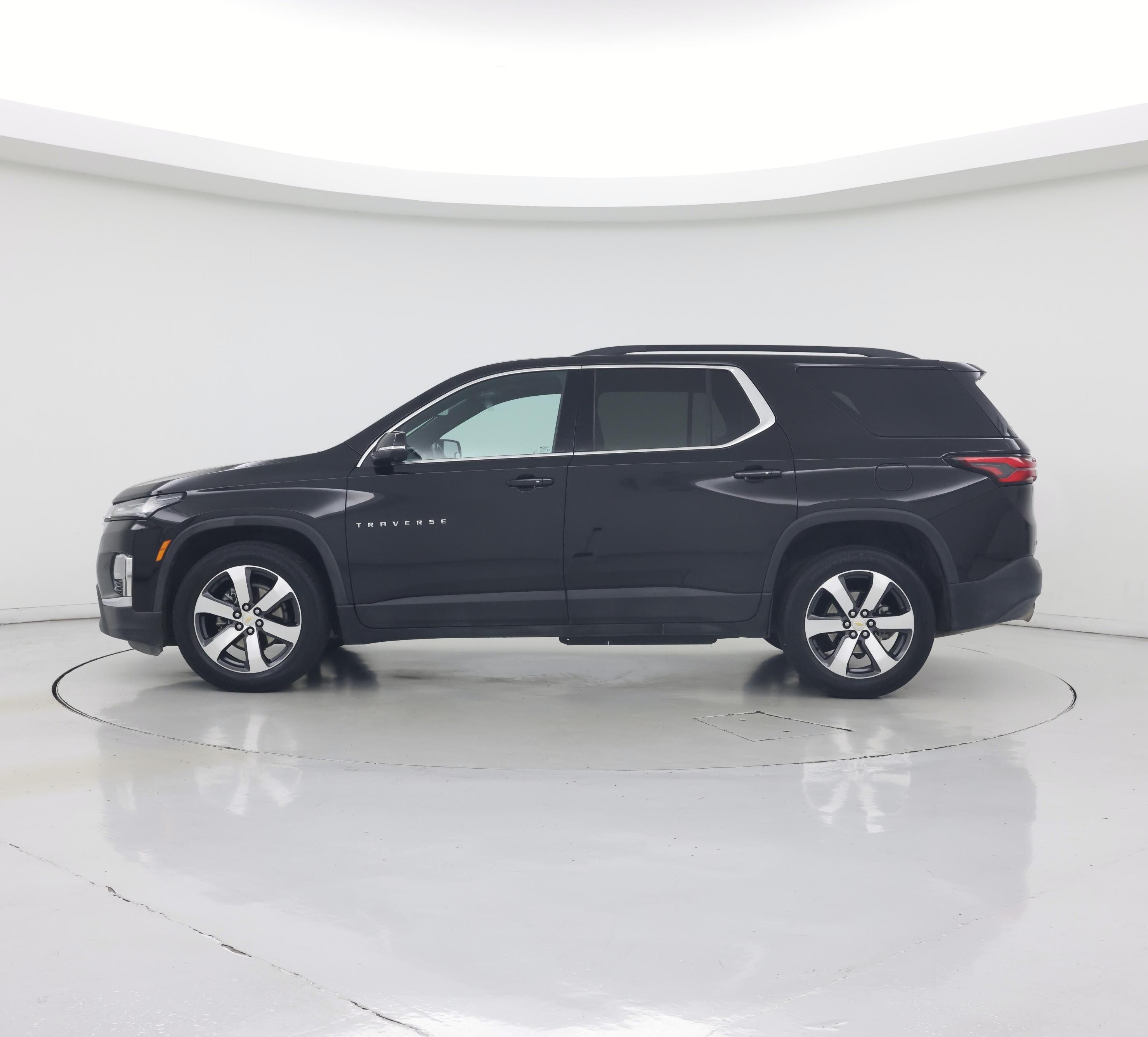 Thumbnail: 2023 Chevrolet Traverse - 3