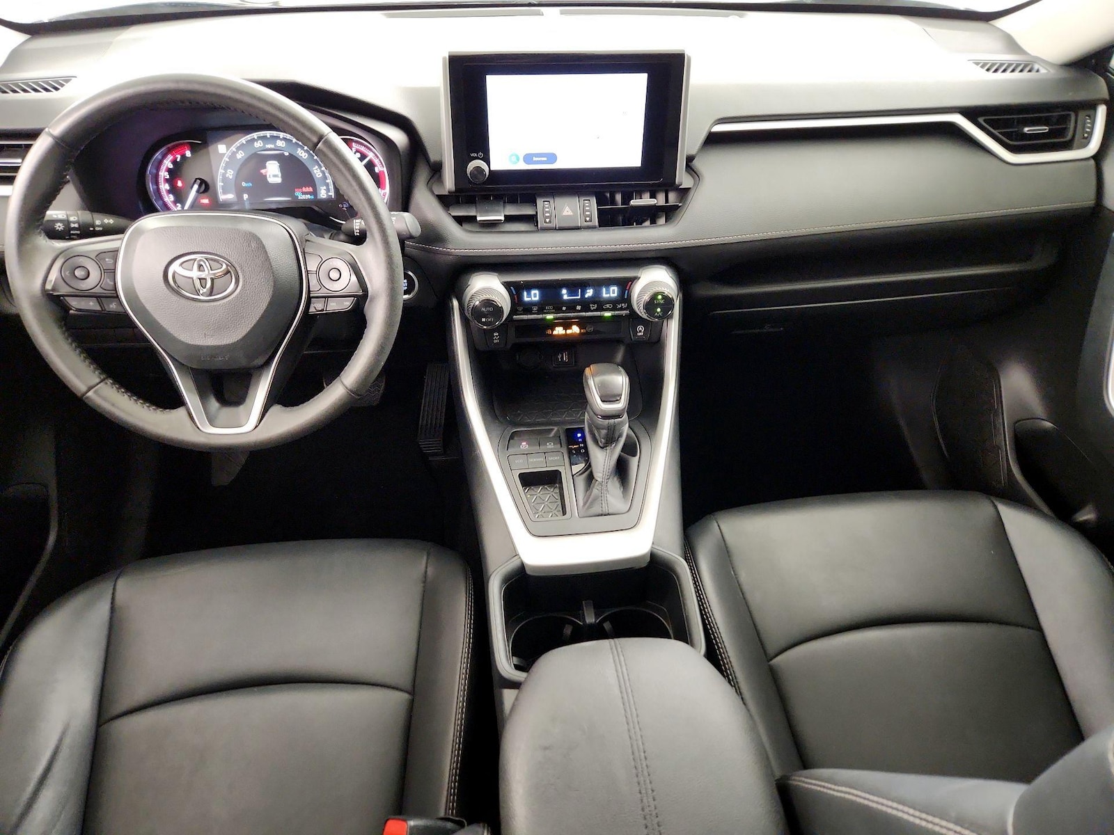 2024 Toyota RAV4 XLE Premium - Photo 10