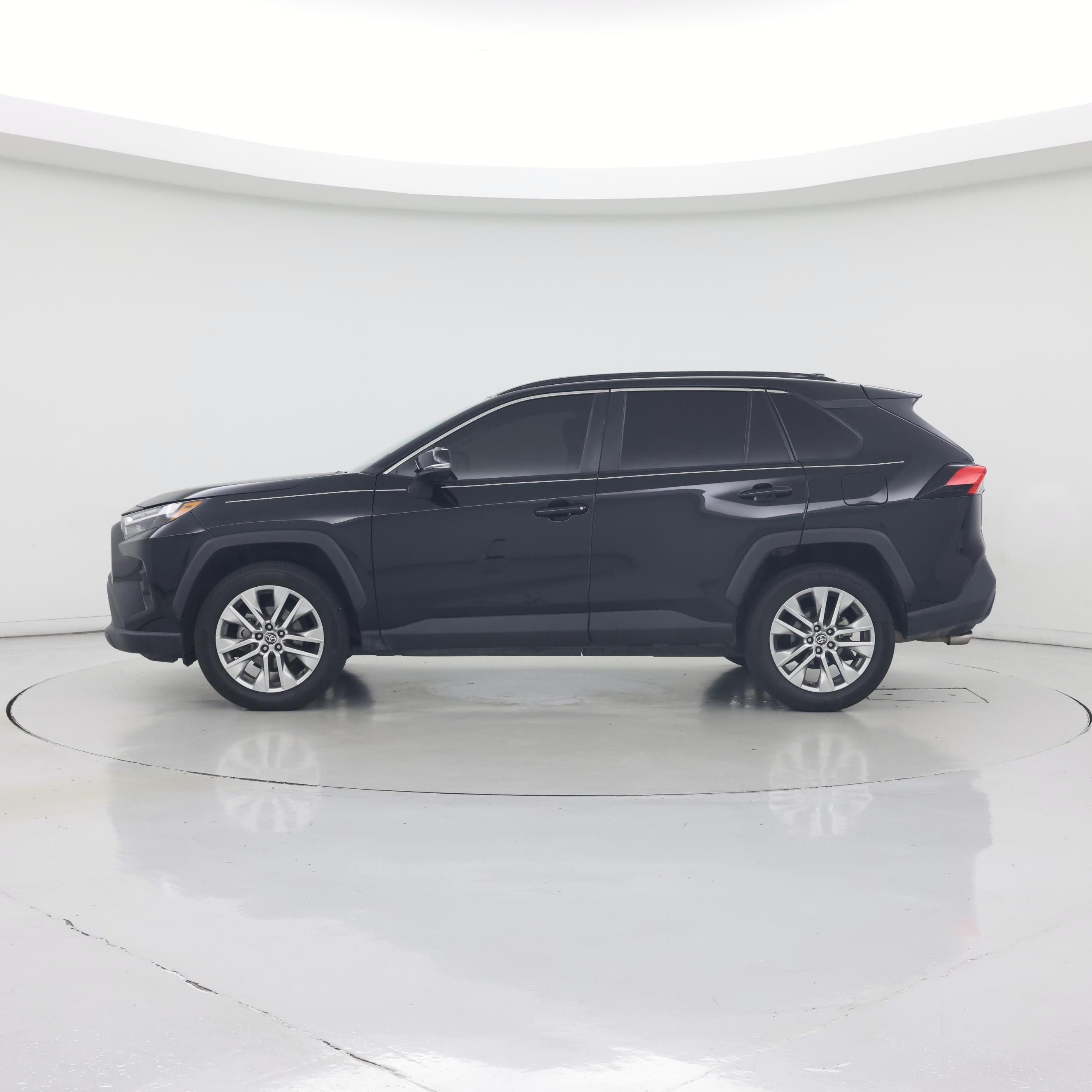 Thumbnail: 2024 Toyota RAV4 - 3