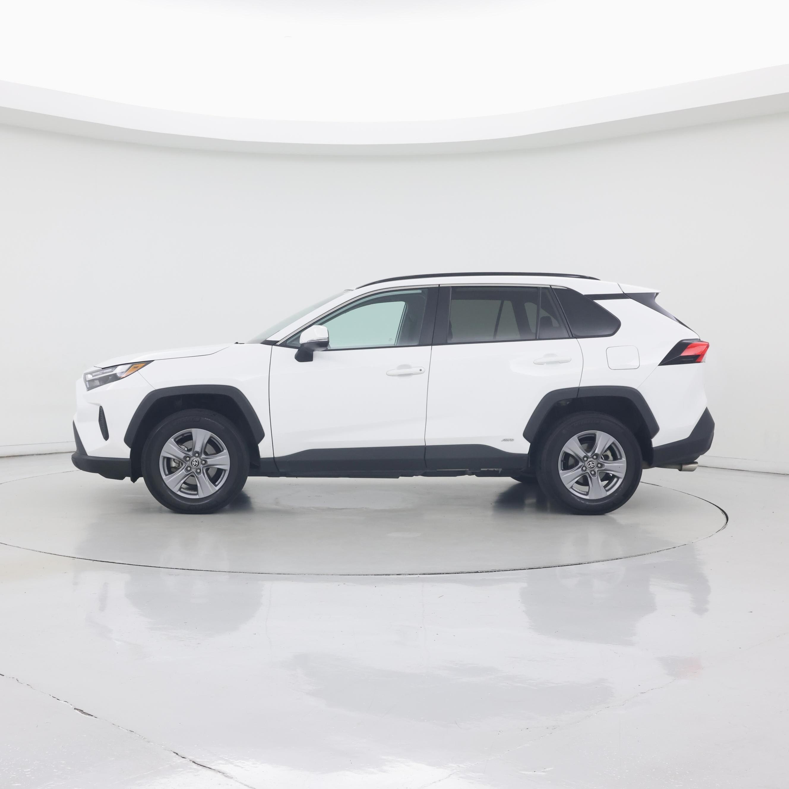 Thumbnail: 2022 Toyota RAV4 - 3