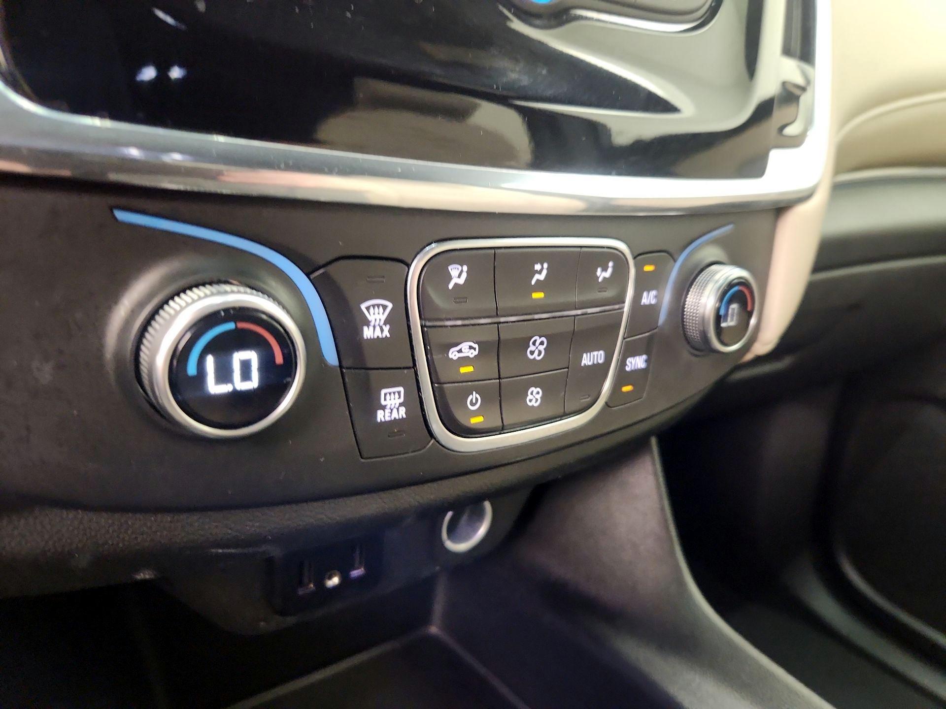 Thumbnail: 2023 Chevrolet Traverse - 16