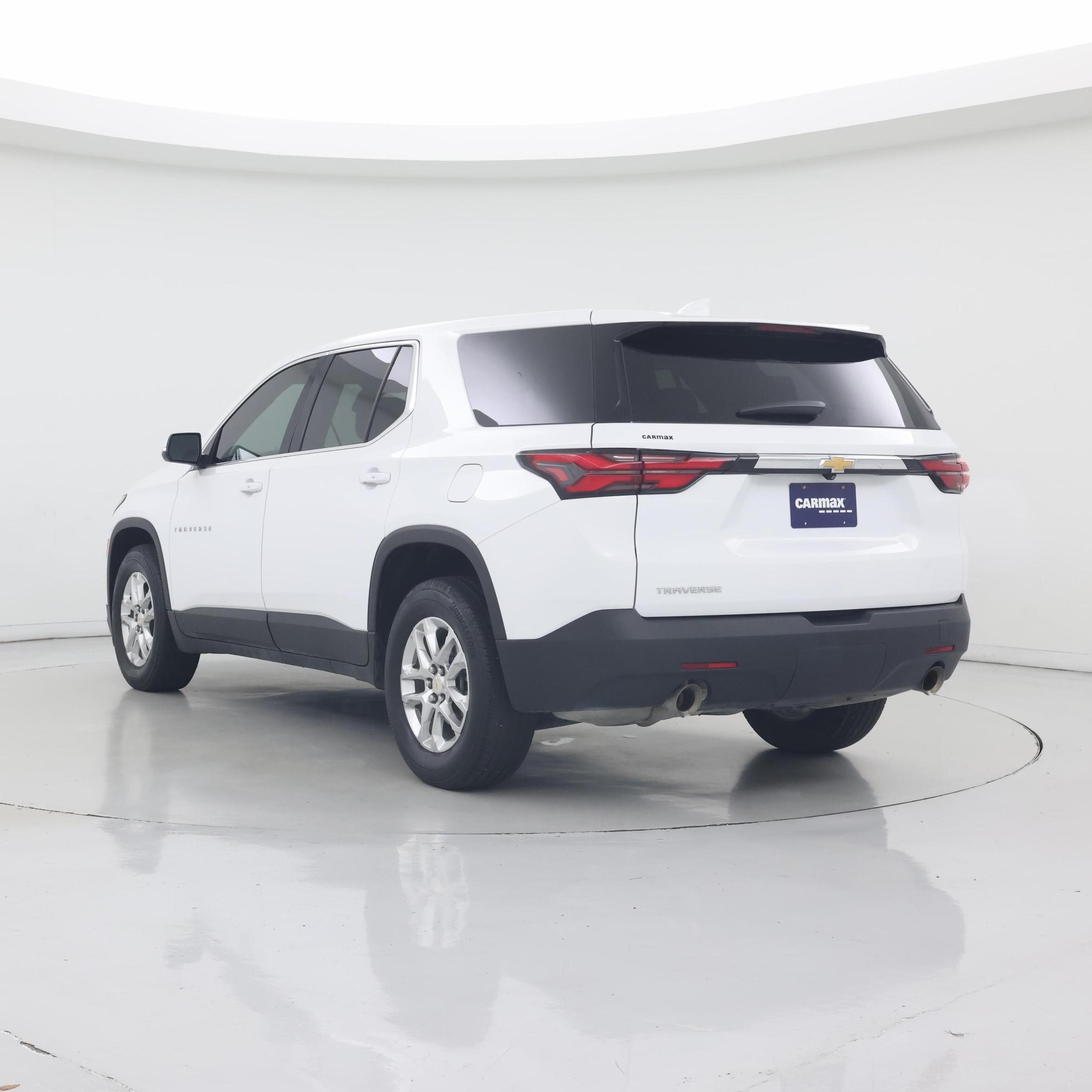 Thumbnail: 2023 Chevrolet Traverse - 2