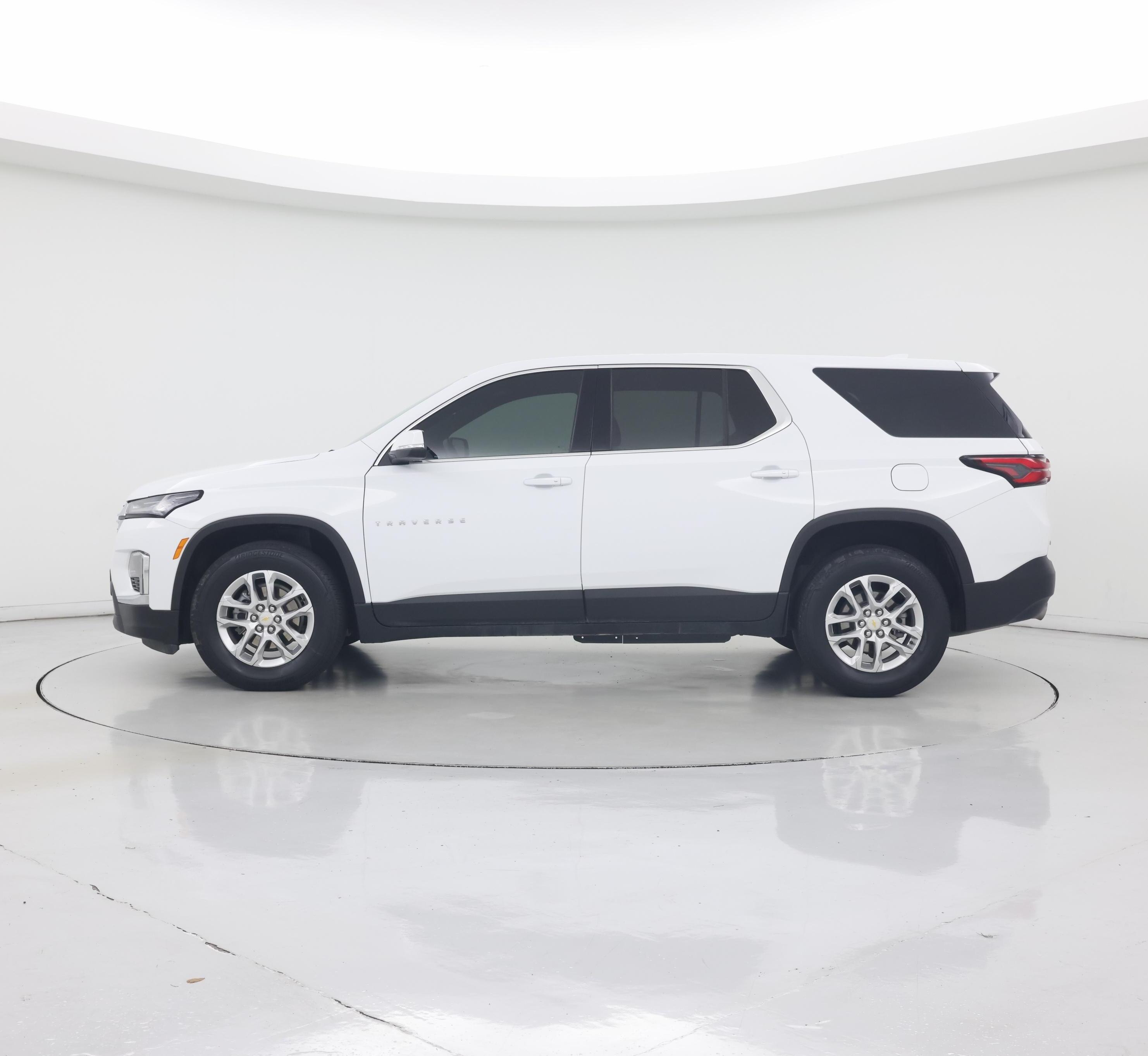 Thumbnail: 2023 Chevrolet Traverse - 3
