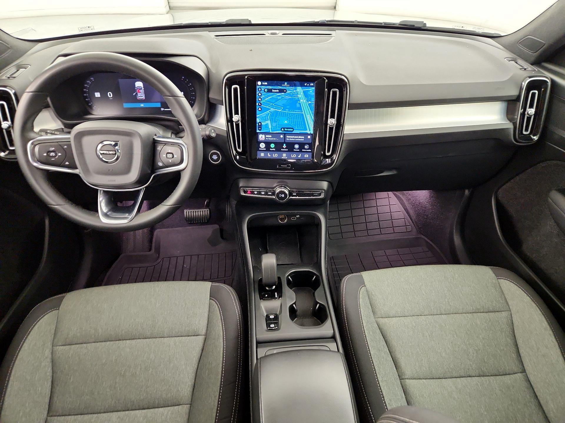 Thumbnail: 2024 Volvo XC40 - 9