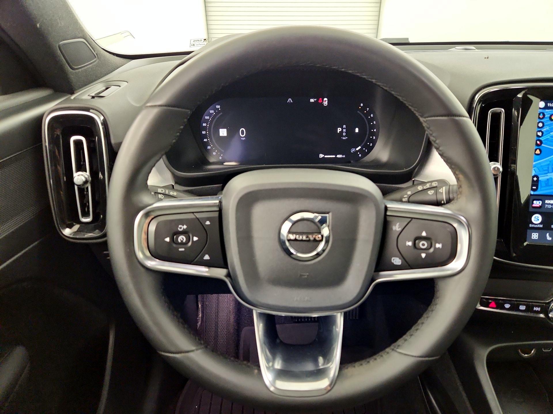 Thumbnail: 2024 Volvo XC40 - 10