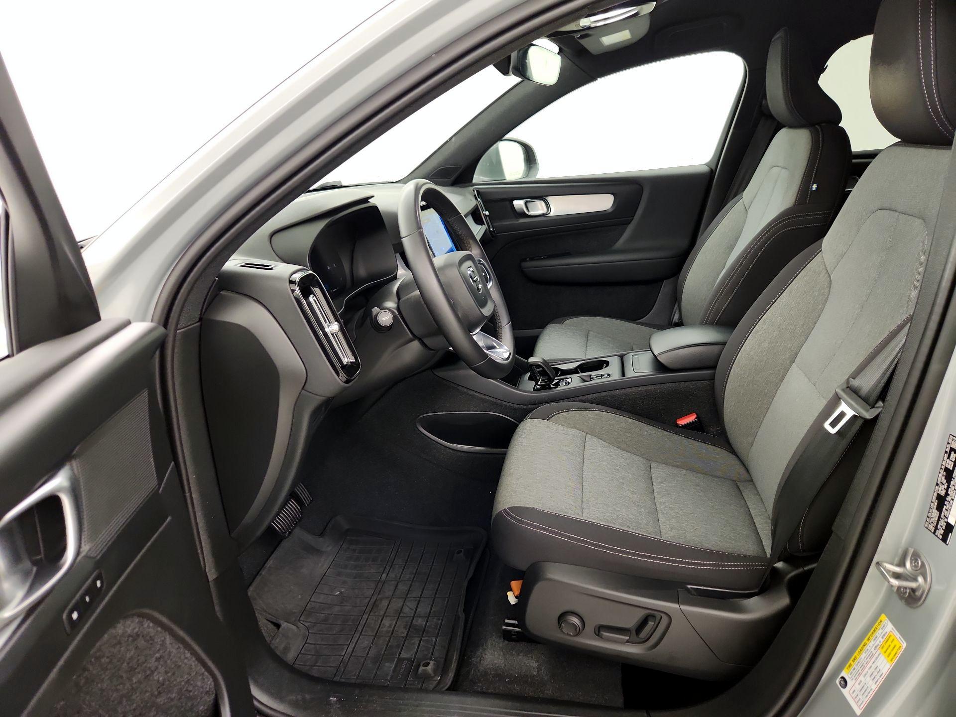 Thumbnail: 2024 Volvo XC40 - 11