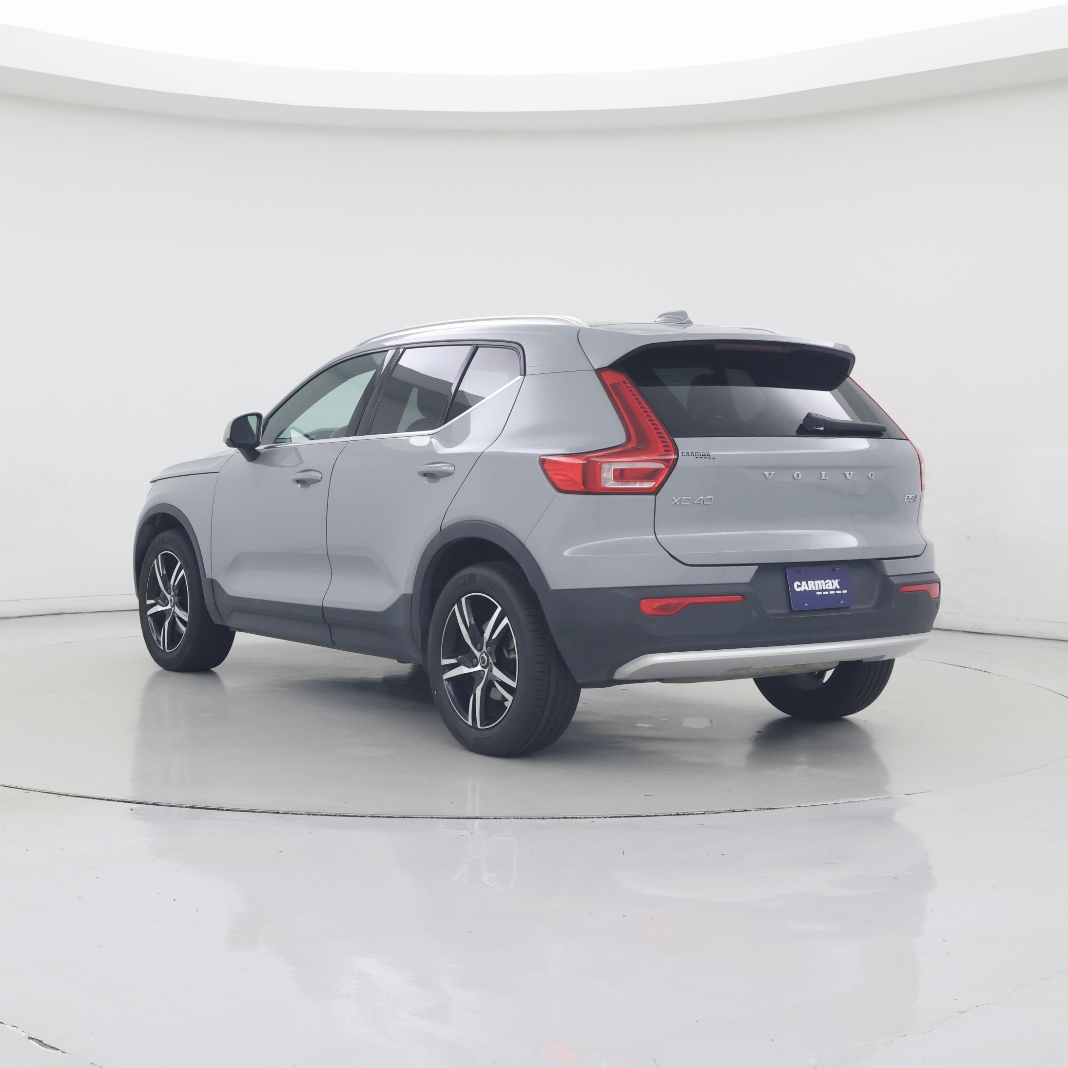 Thumbnail: 2024 Volvo XC40 - 2
