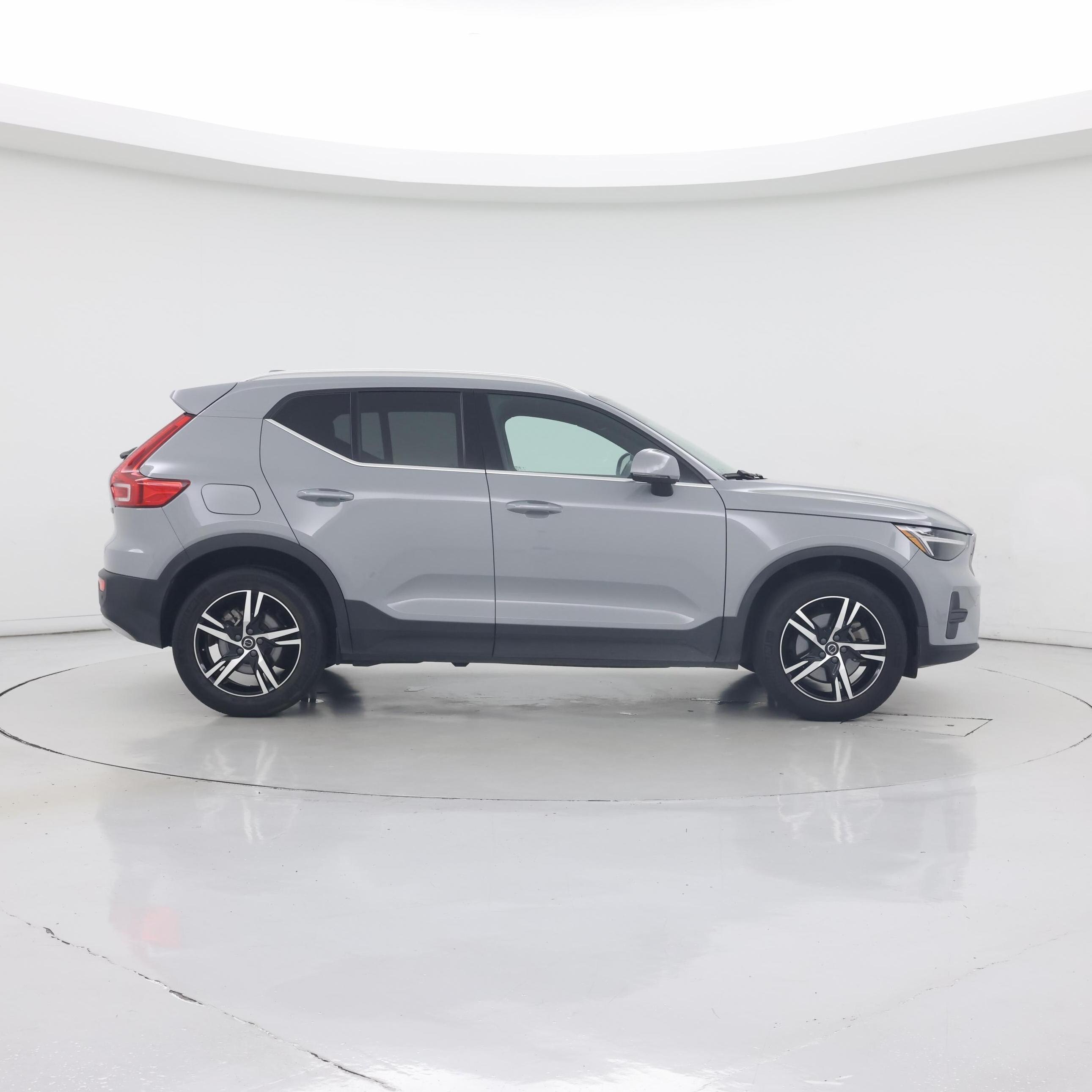 Thumbnail: 2024 Volvo XC40 - 7