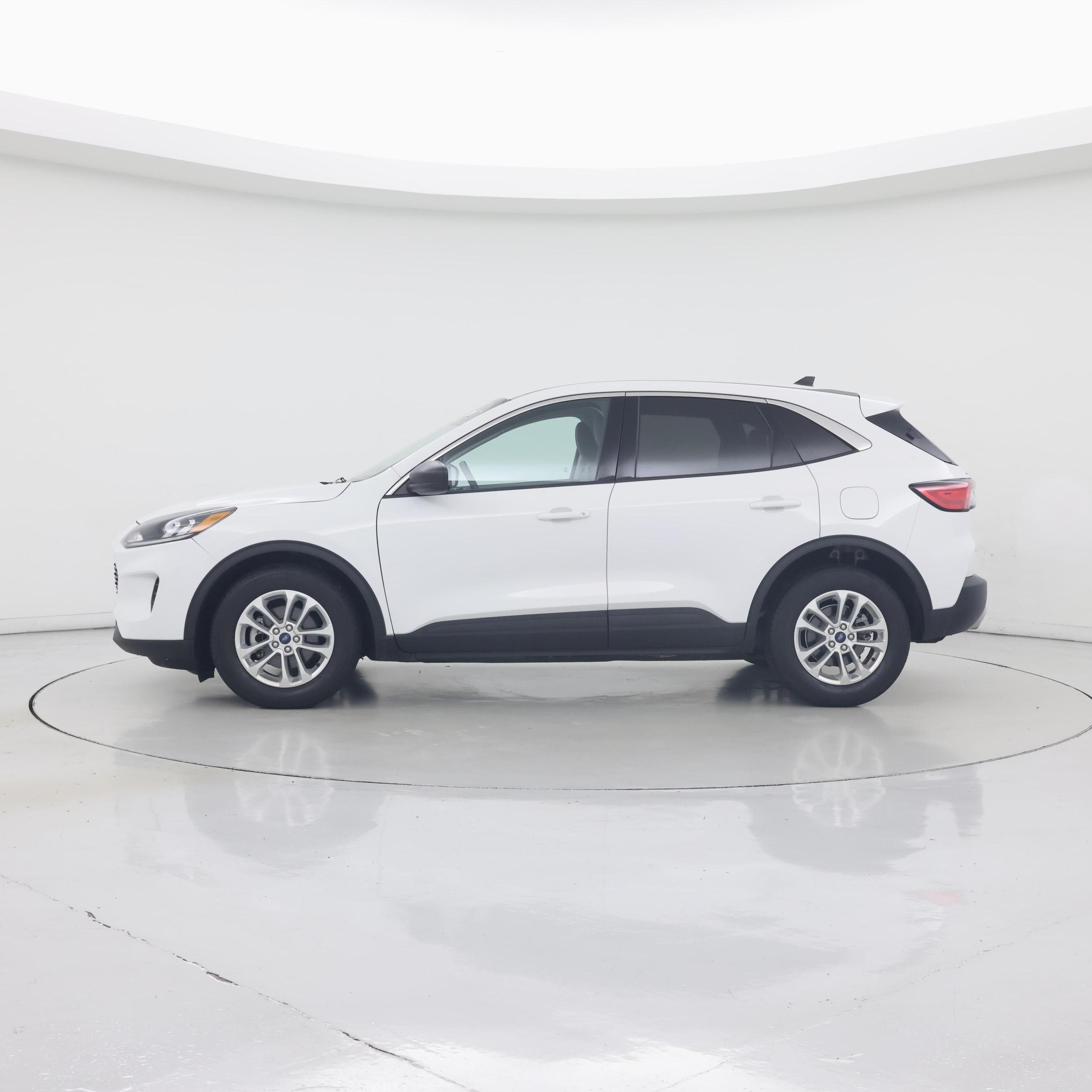 Thumbnail: 2022 Ford Escape - 3