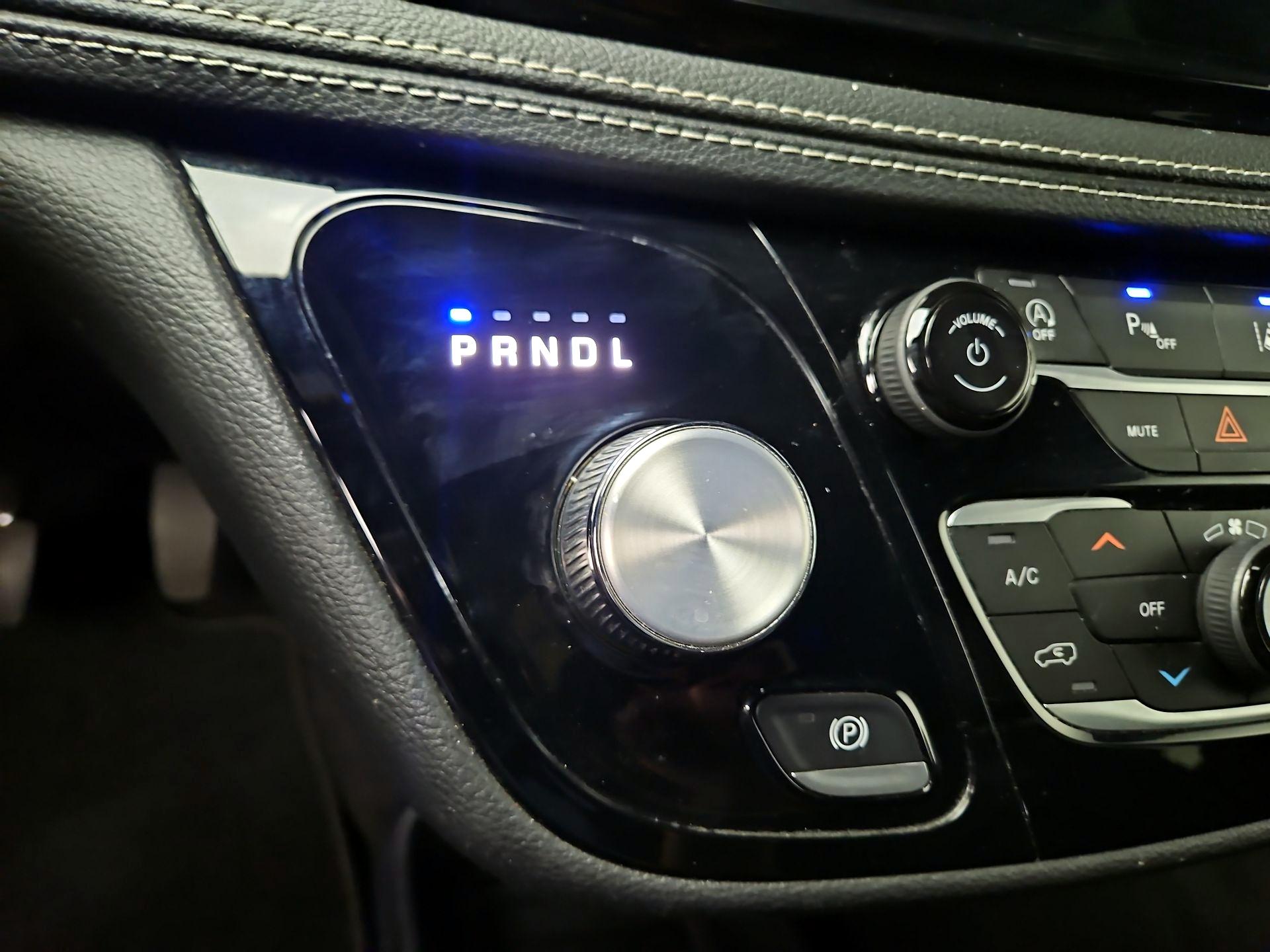 Thumbnail: 2023 Chrysler Pacifica - 17