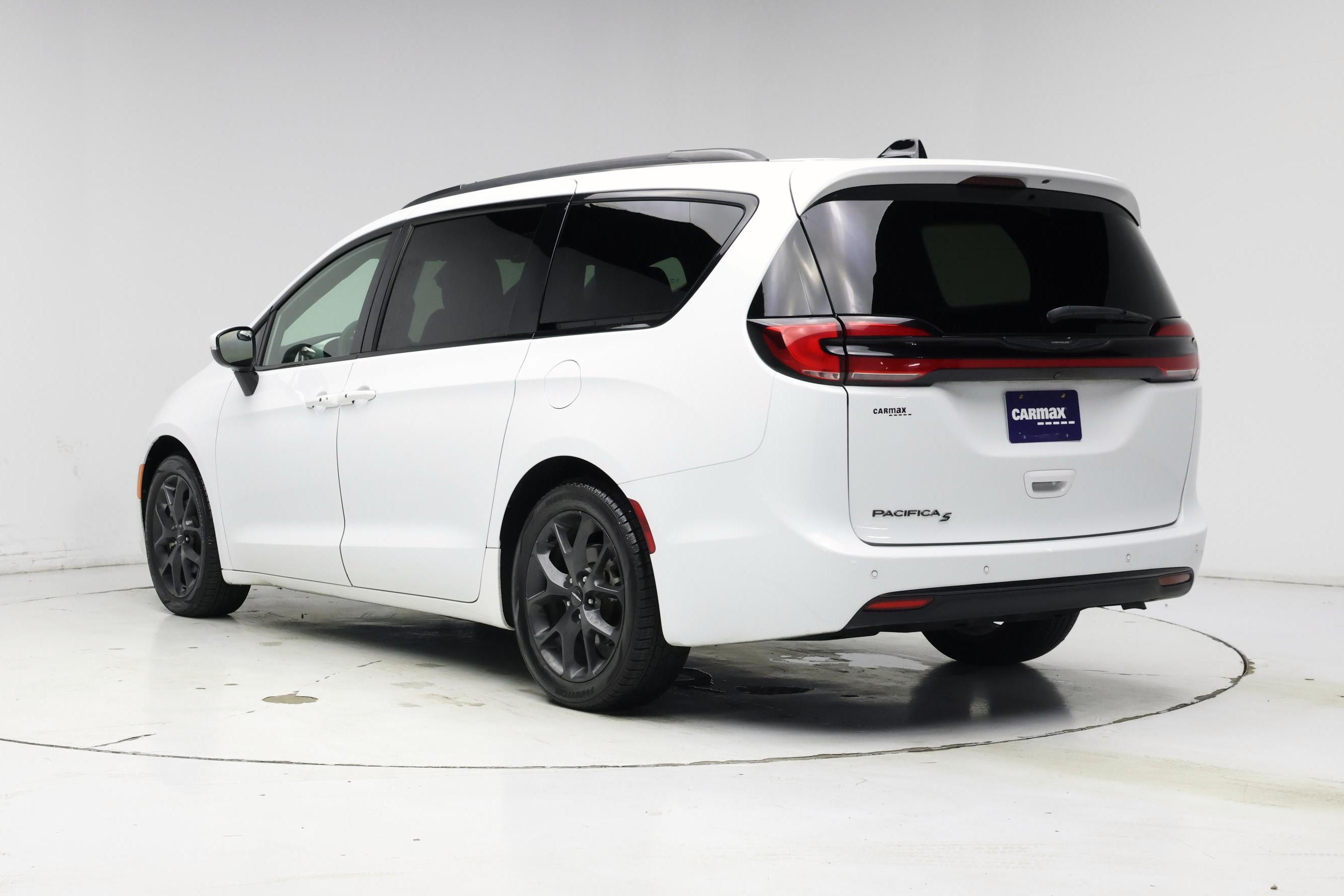 Thumbnail: 2023 Chrysler Pacifica - 2