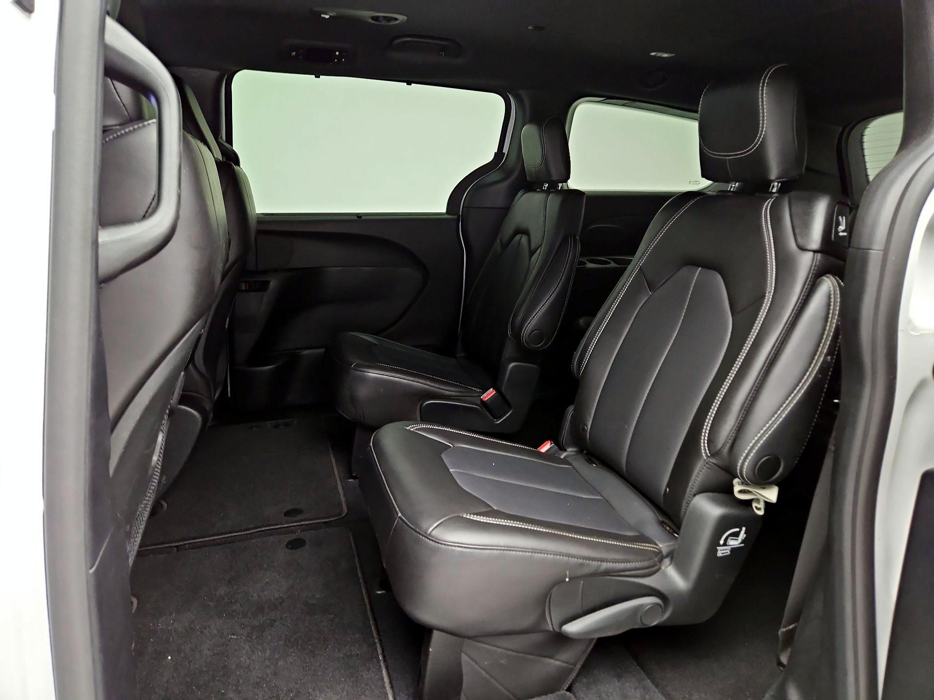 Thumbnail: 2023 Chrysler Pacifica - 19