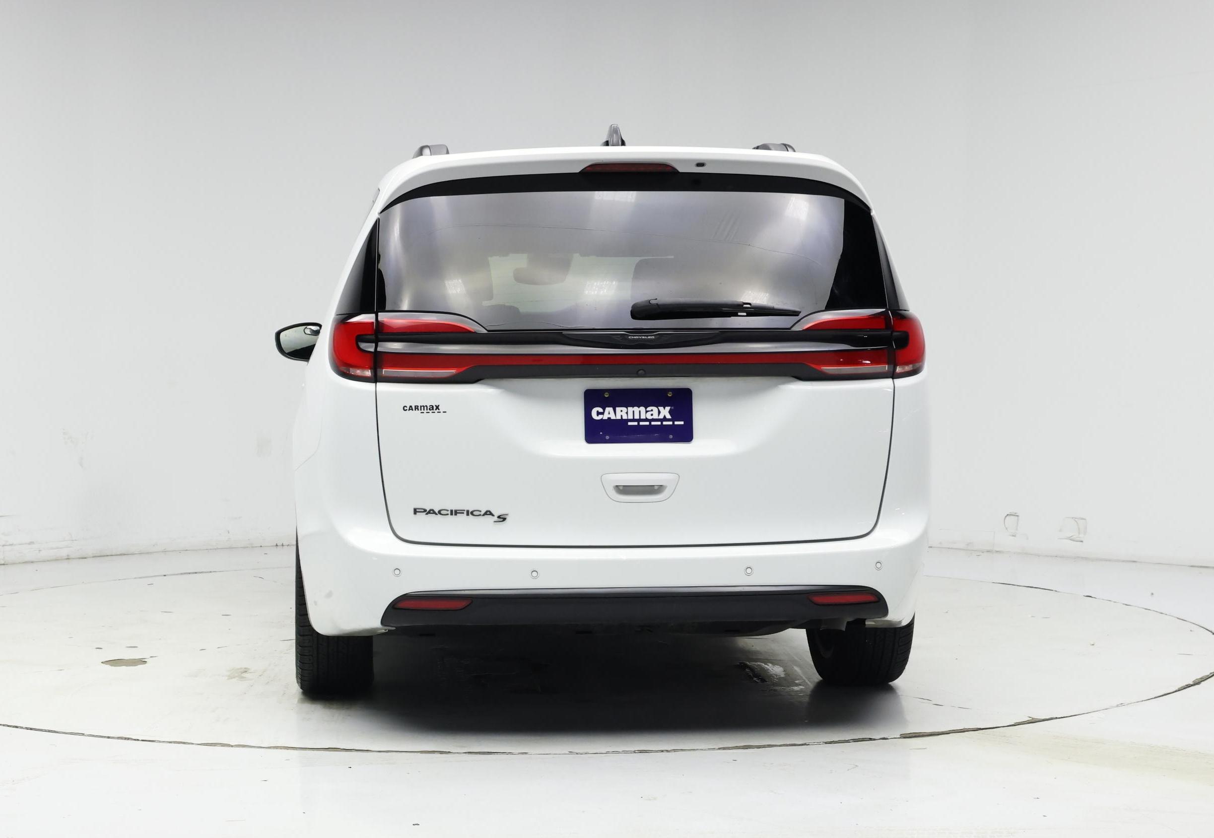 Thumbnail: 2023 Chrysler Pacifica - 6