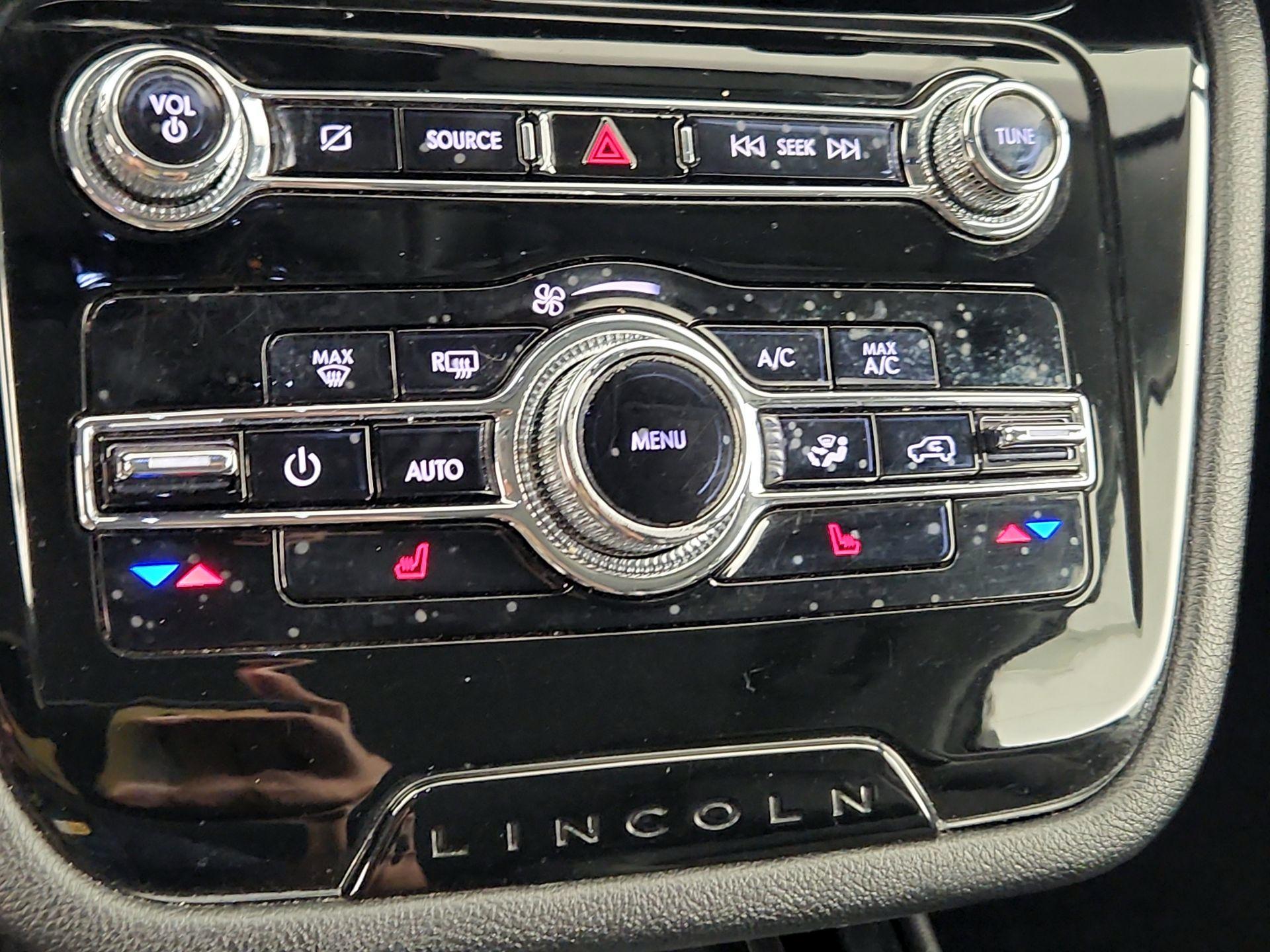 Thumbnail: 2021 Lincoln Corsair - 16