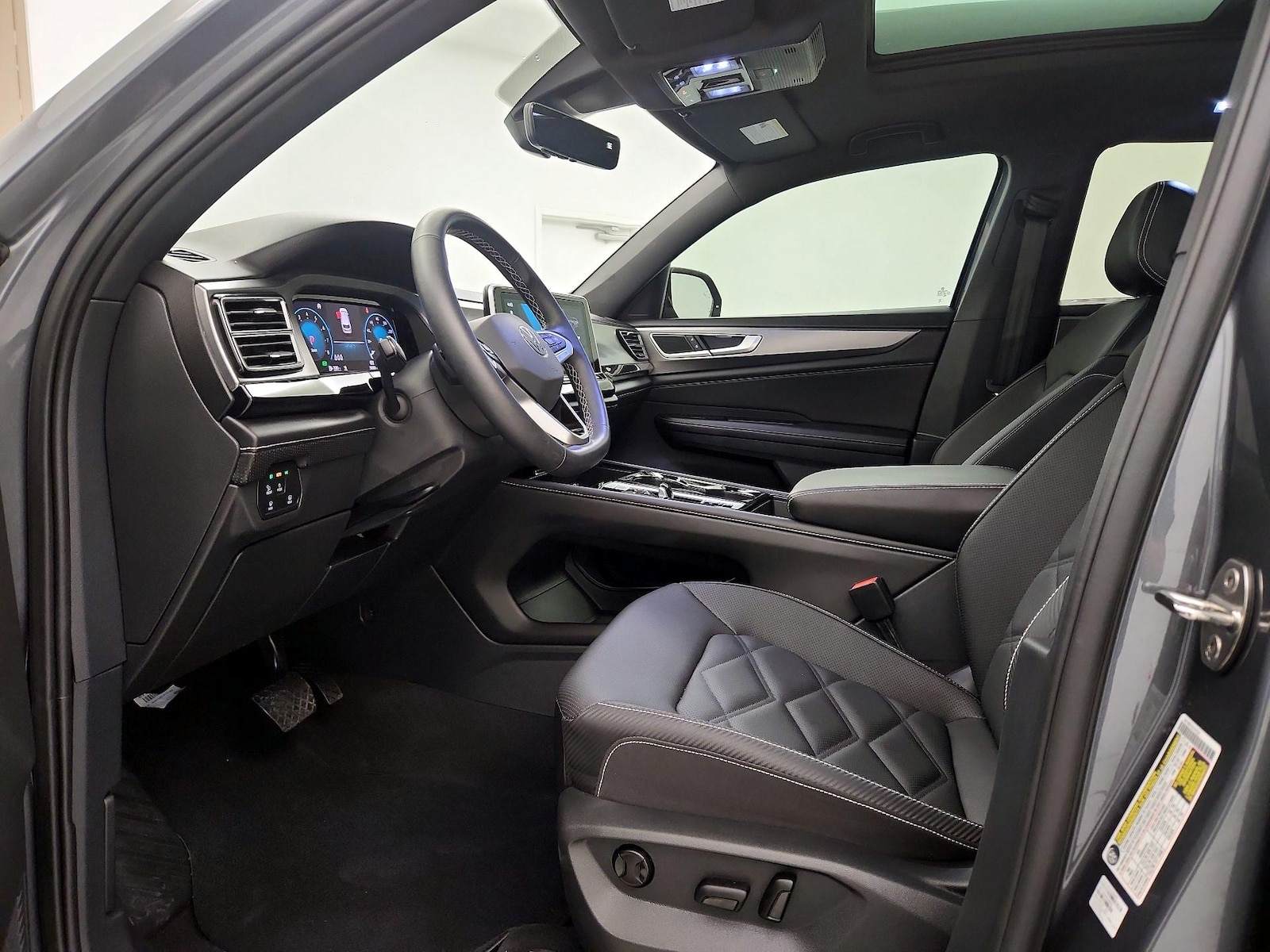 2025 Volkswagen Atlas Cross Sport SE w/Tech - Photo 12