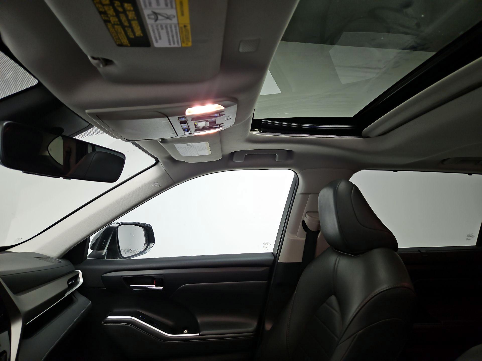 Thumbnail: 2020 Toyota Highlander - 19