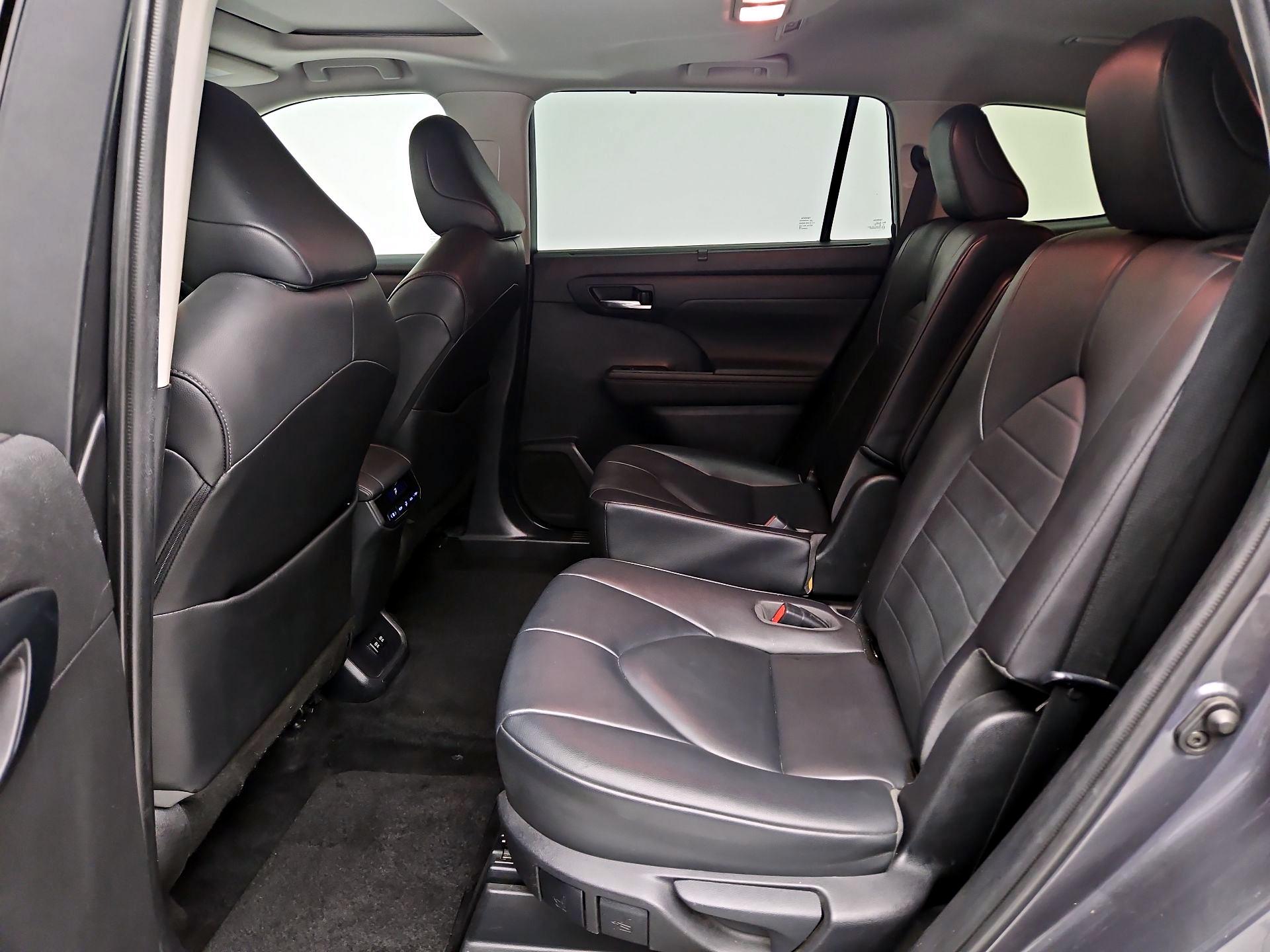 Thumbnail: 2020 Toyota Highlander - 20