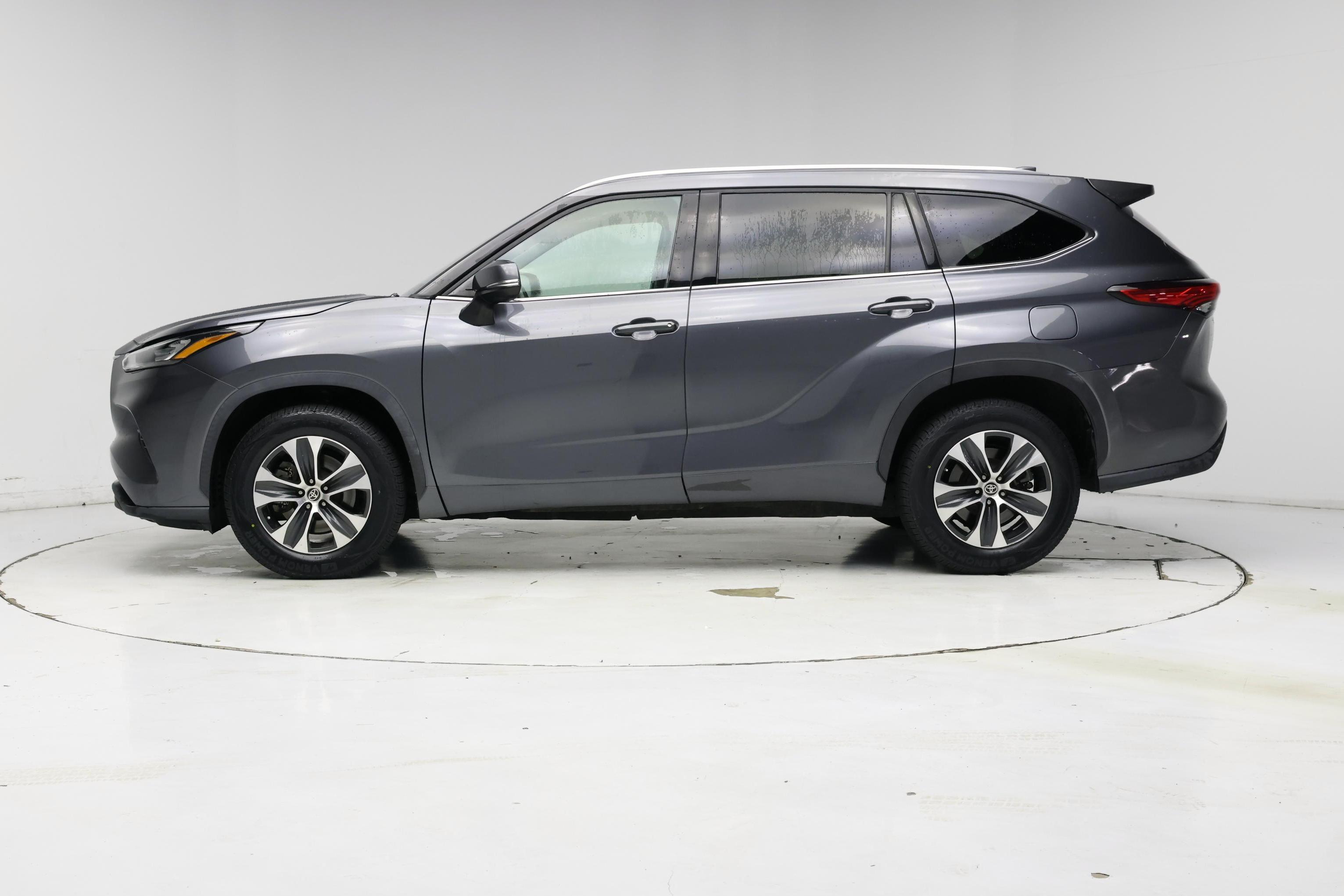 Thumbnail: 2020 Toyota Highlander - 3
