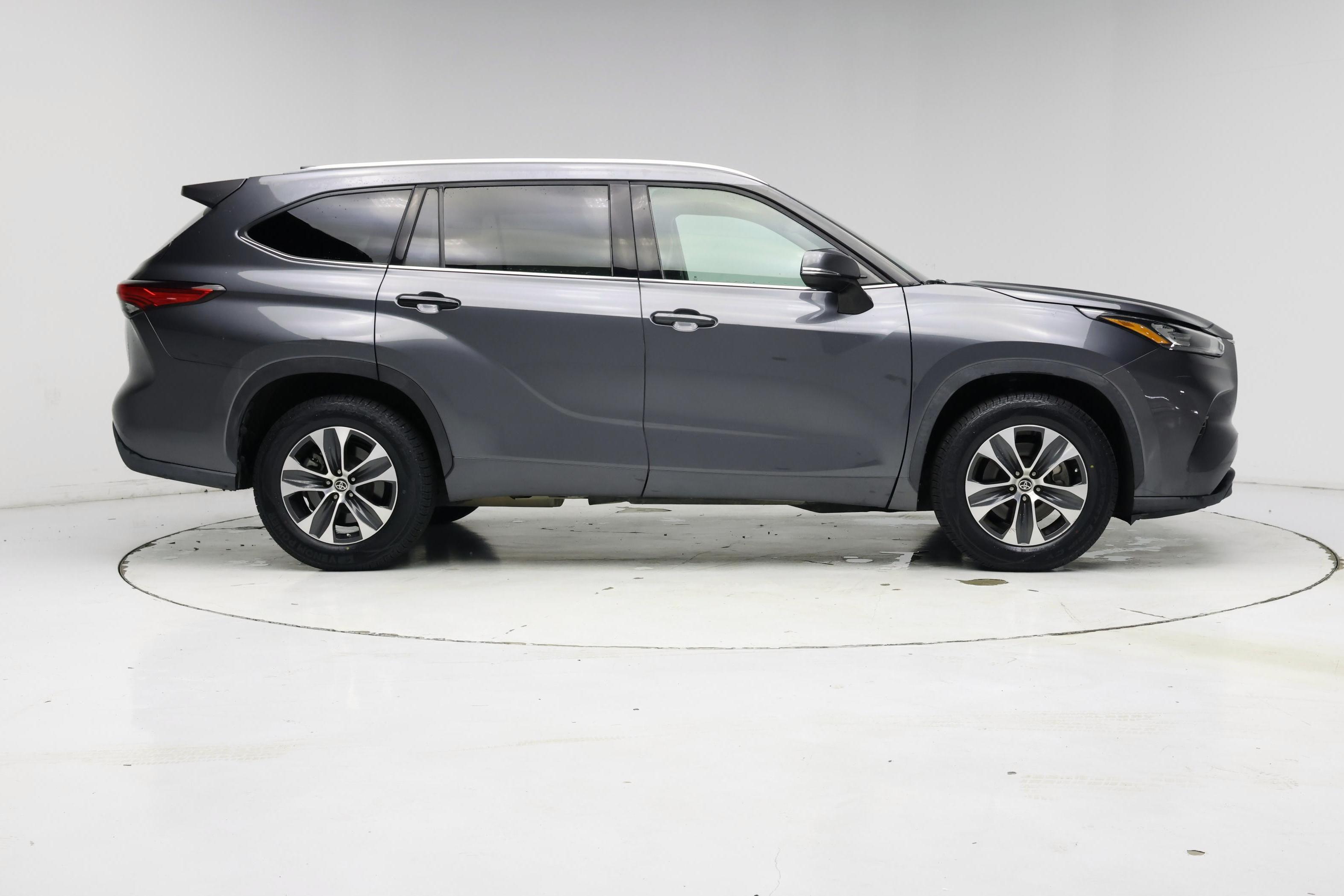Thumbnail: 2020 Toyota Highlander - 7