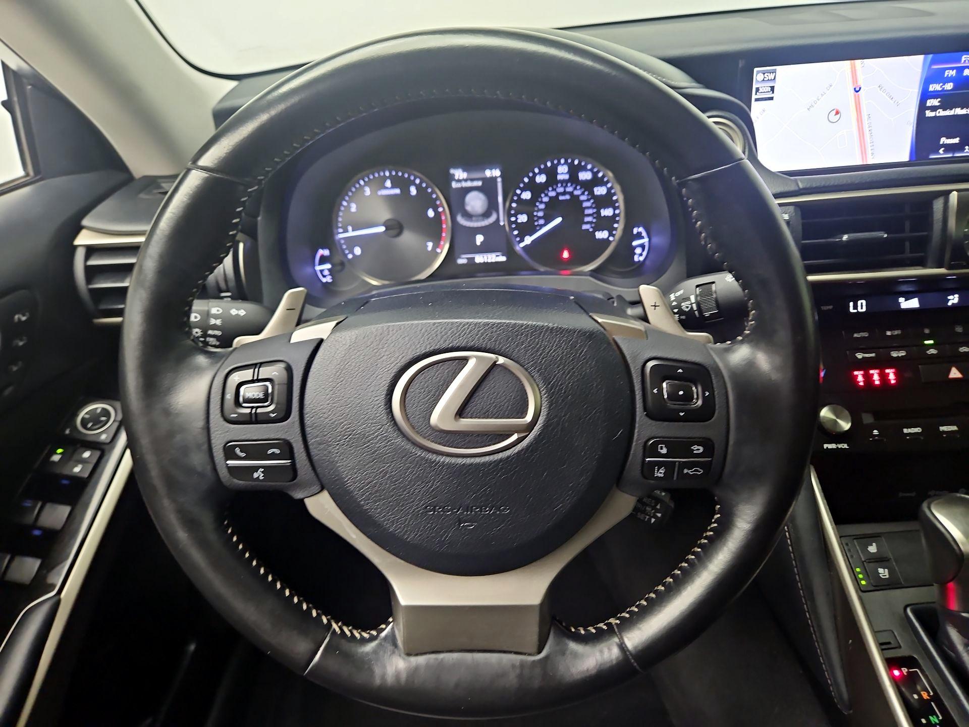 Thumbnail: 2018 Lexus IS - 10