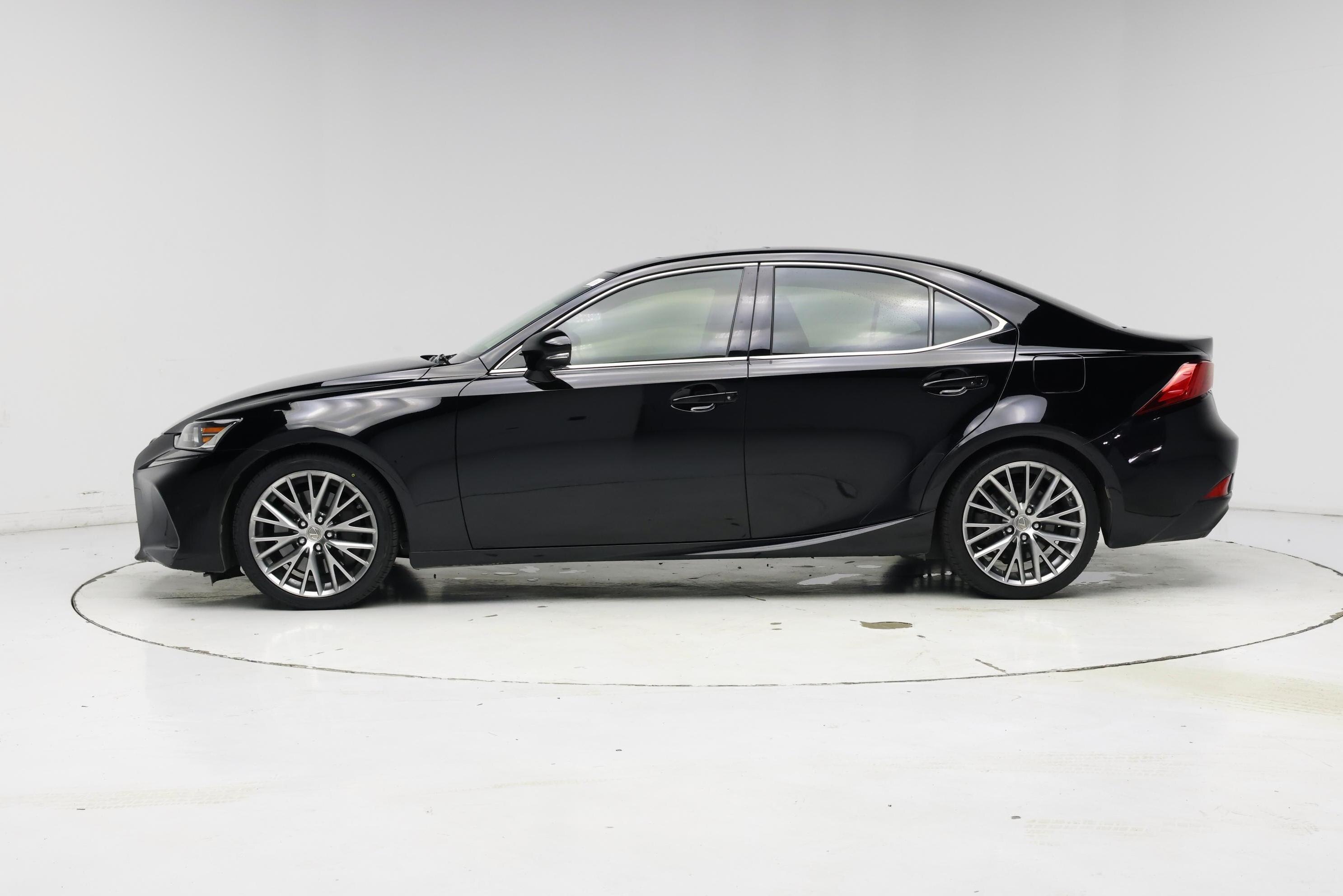 Thumbnail: 2018 Lexus IS - 3