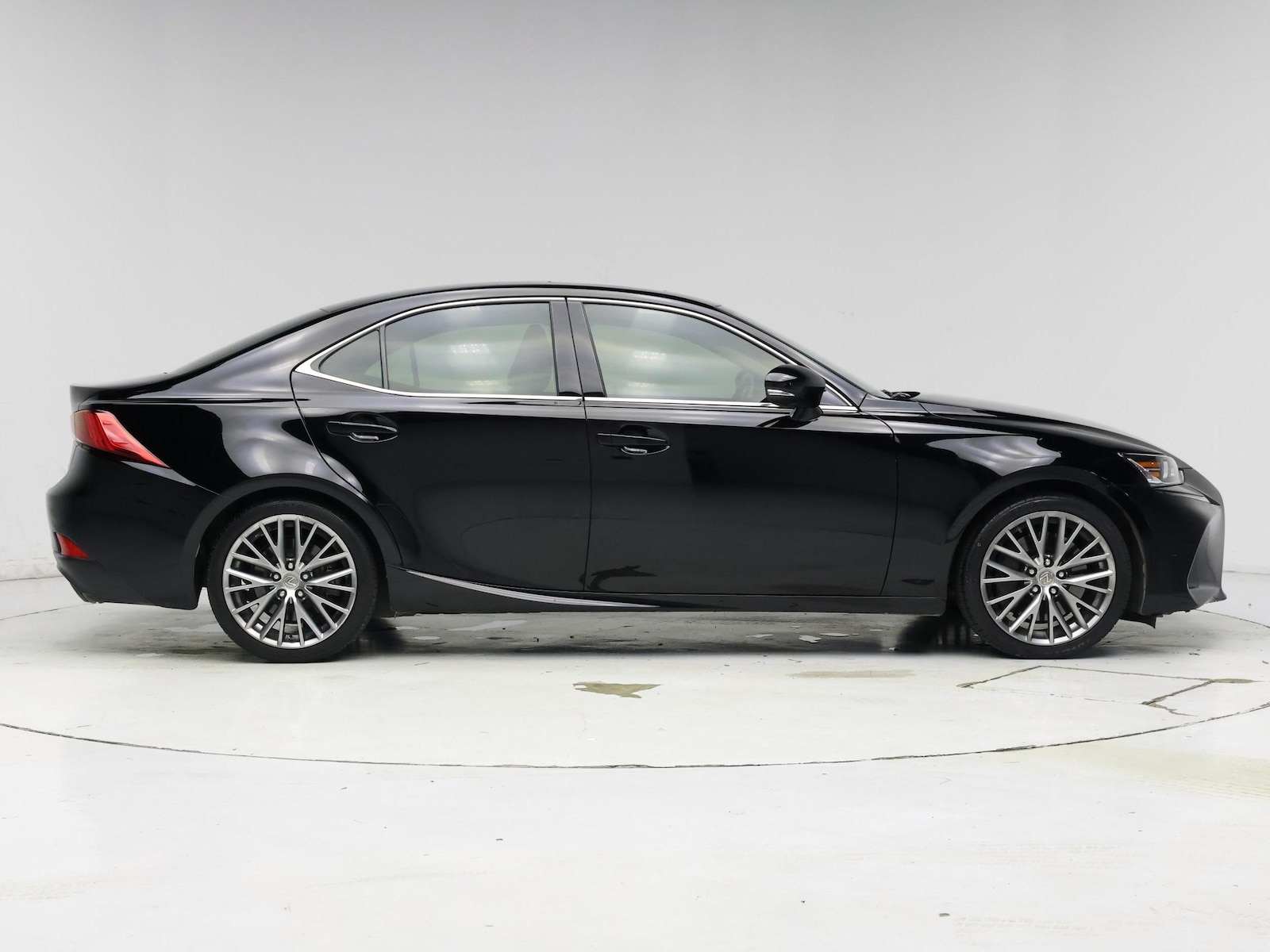 2018 Lexus IS 300 - Photo 8