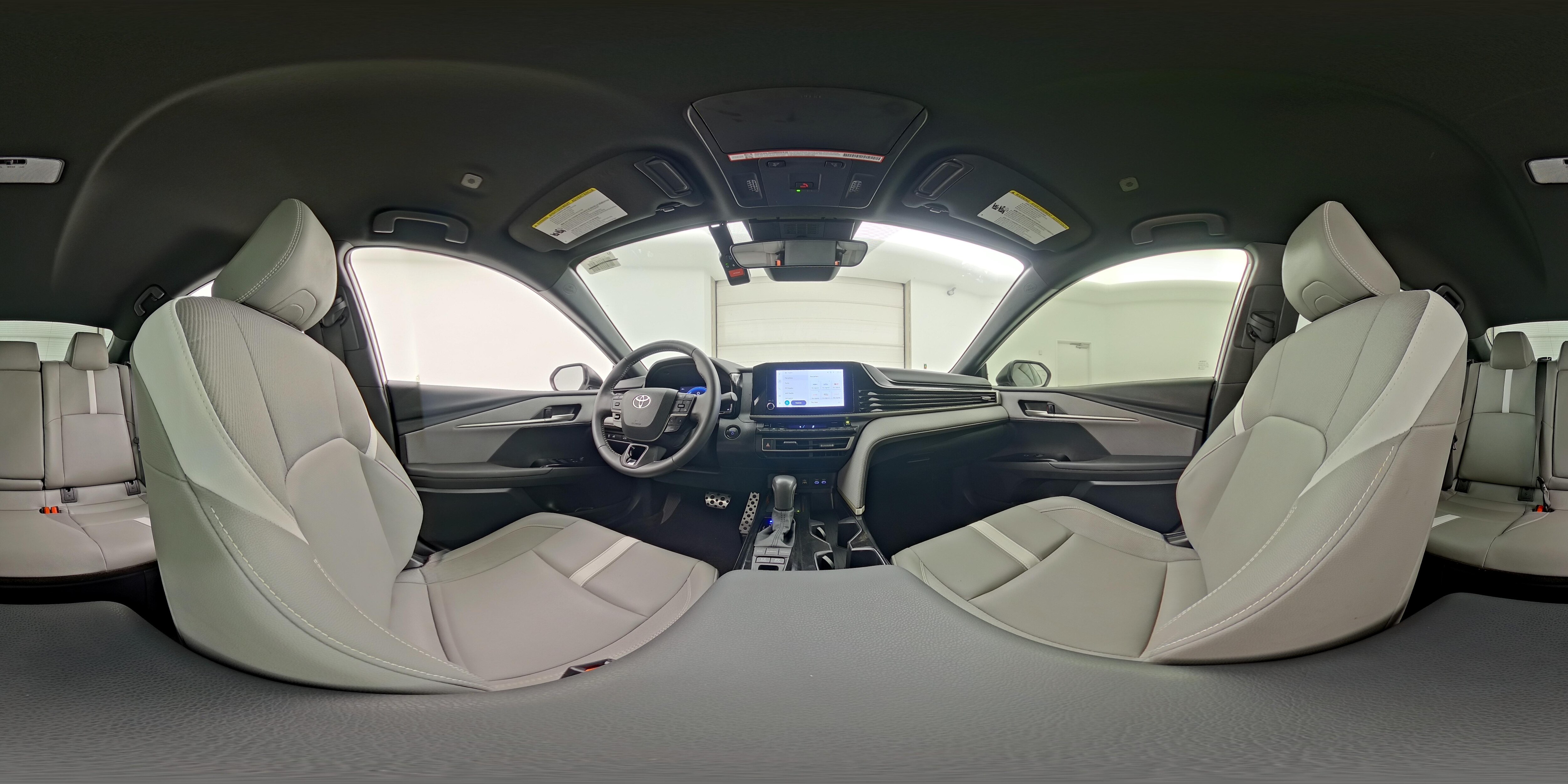 2025 Toyota Camry SE - Photo 25