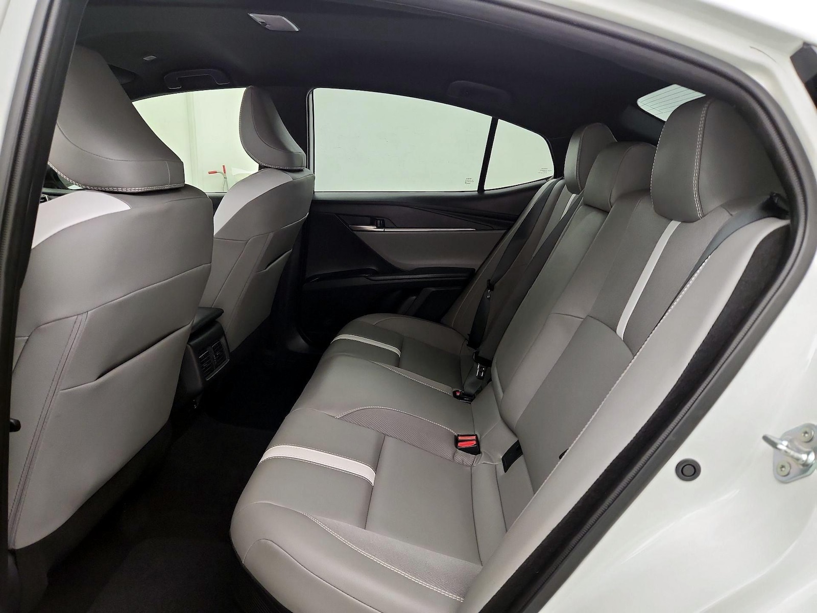 2025 Toyota Camry SE - Photo 21