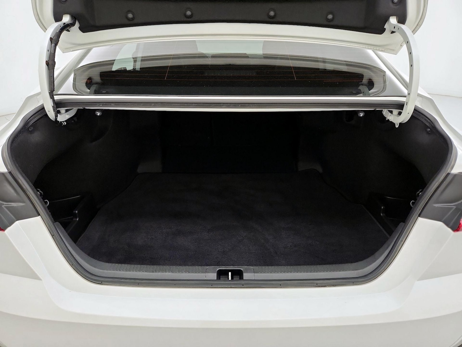 2025 Toyota Camry SE - Photo 22