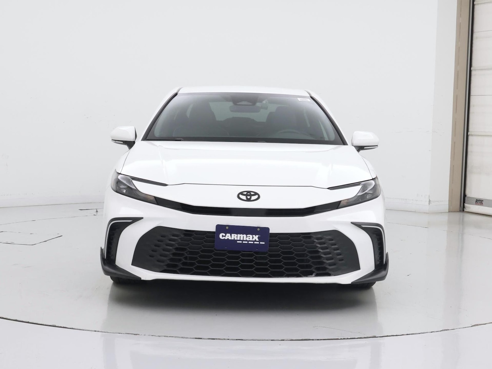 2025 Toyota Camry SE - Photo 6