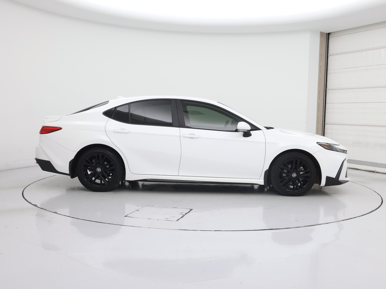 2025 Toyota Camry SE - Photo 8