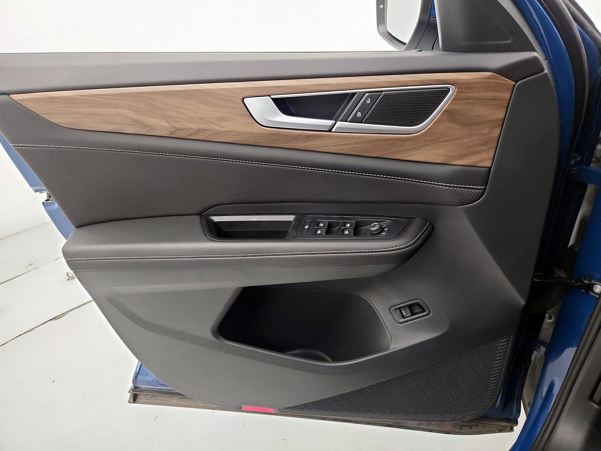 Thumbnail: 2025 Volkswagen Atlas - 12