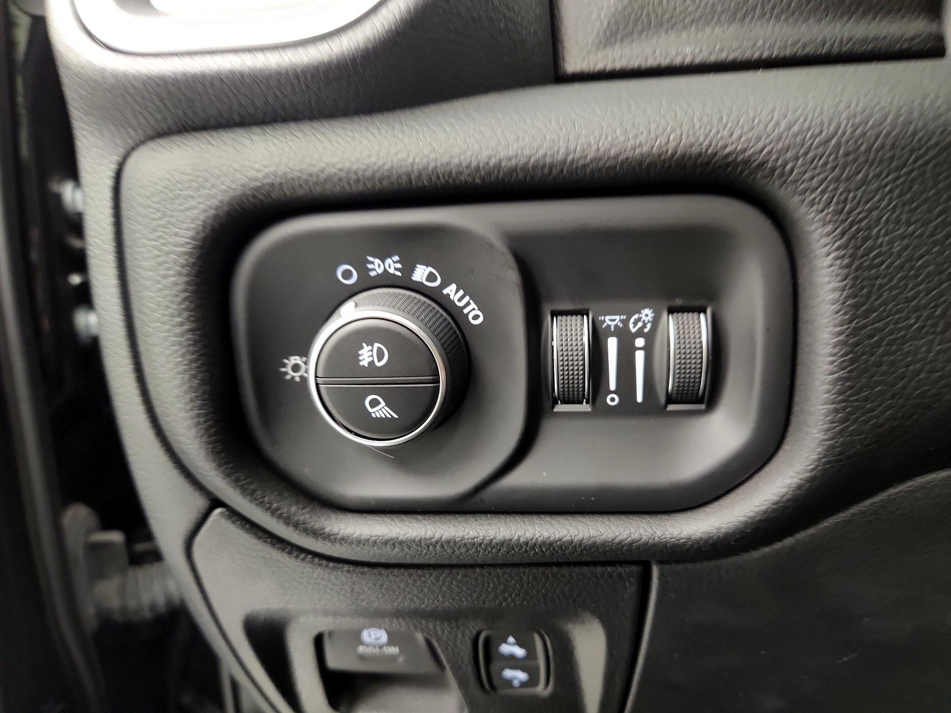 Thumbnail: 2025 RAM 1500 - 13