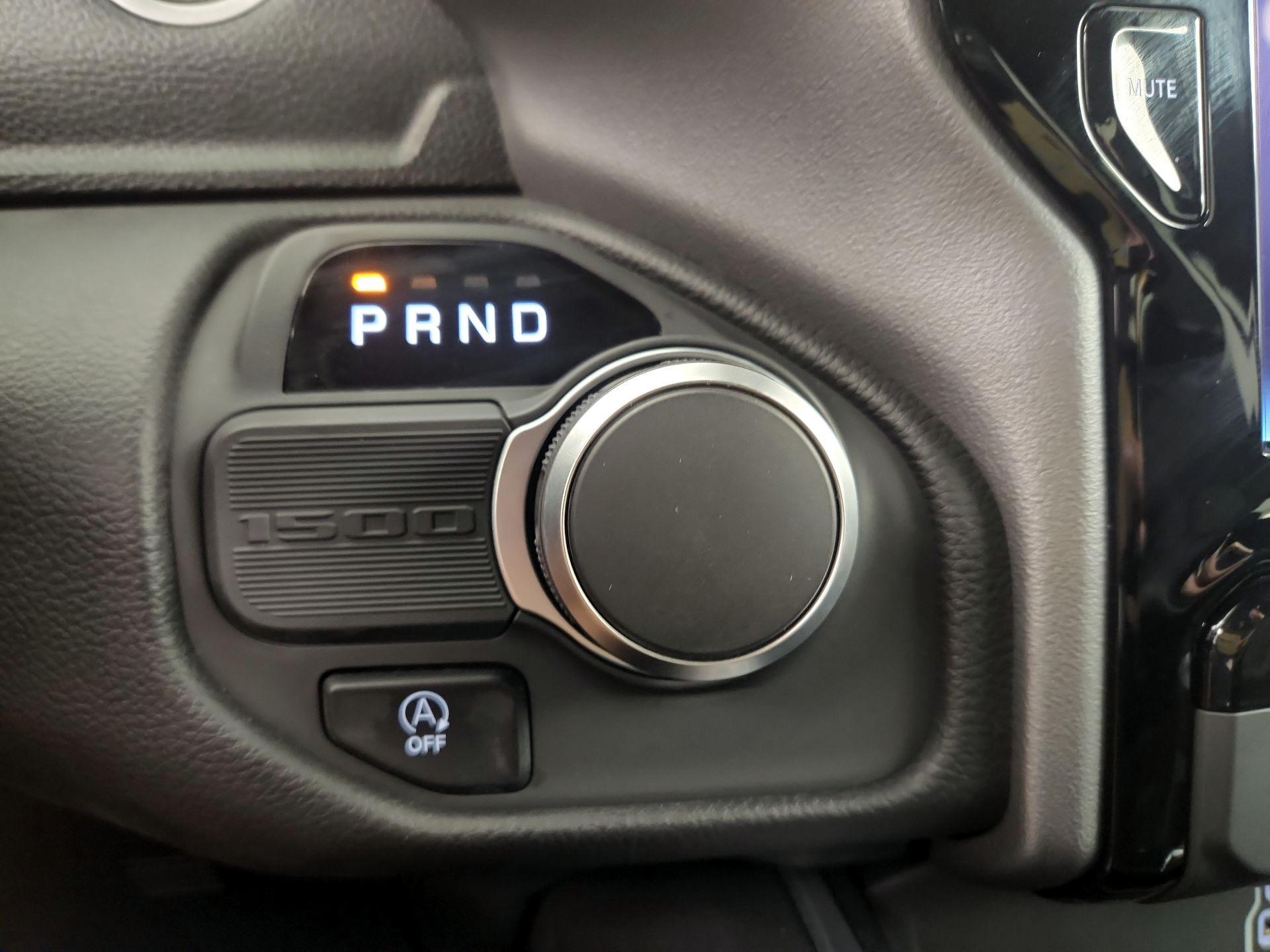 Thumbnail: 2025 RAM 1500 - 18