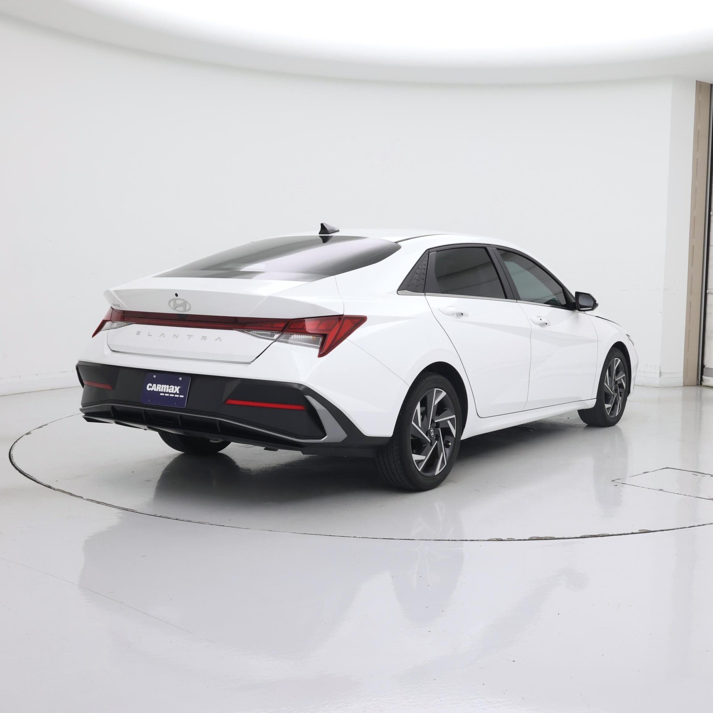 Thumbnail: 2024 Hyundai Elantra - 8