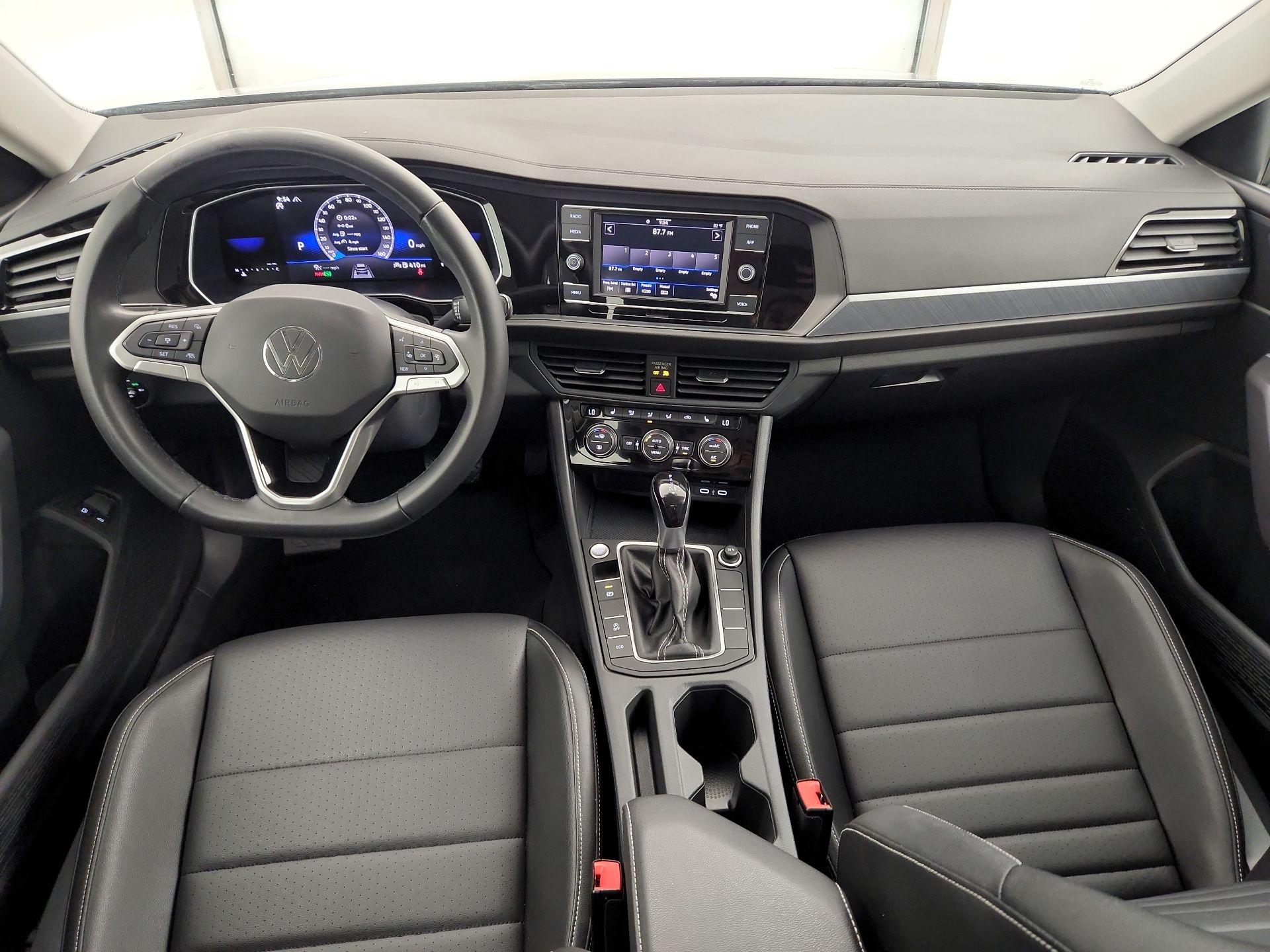 Thumbnail: 2024 Volkswagen Jetta - 9