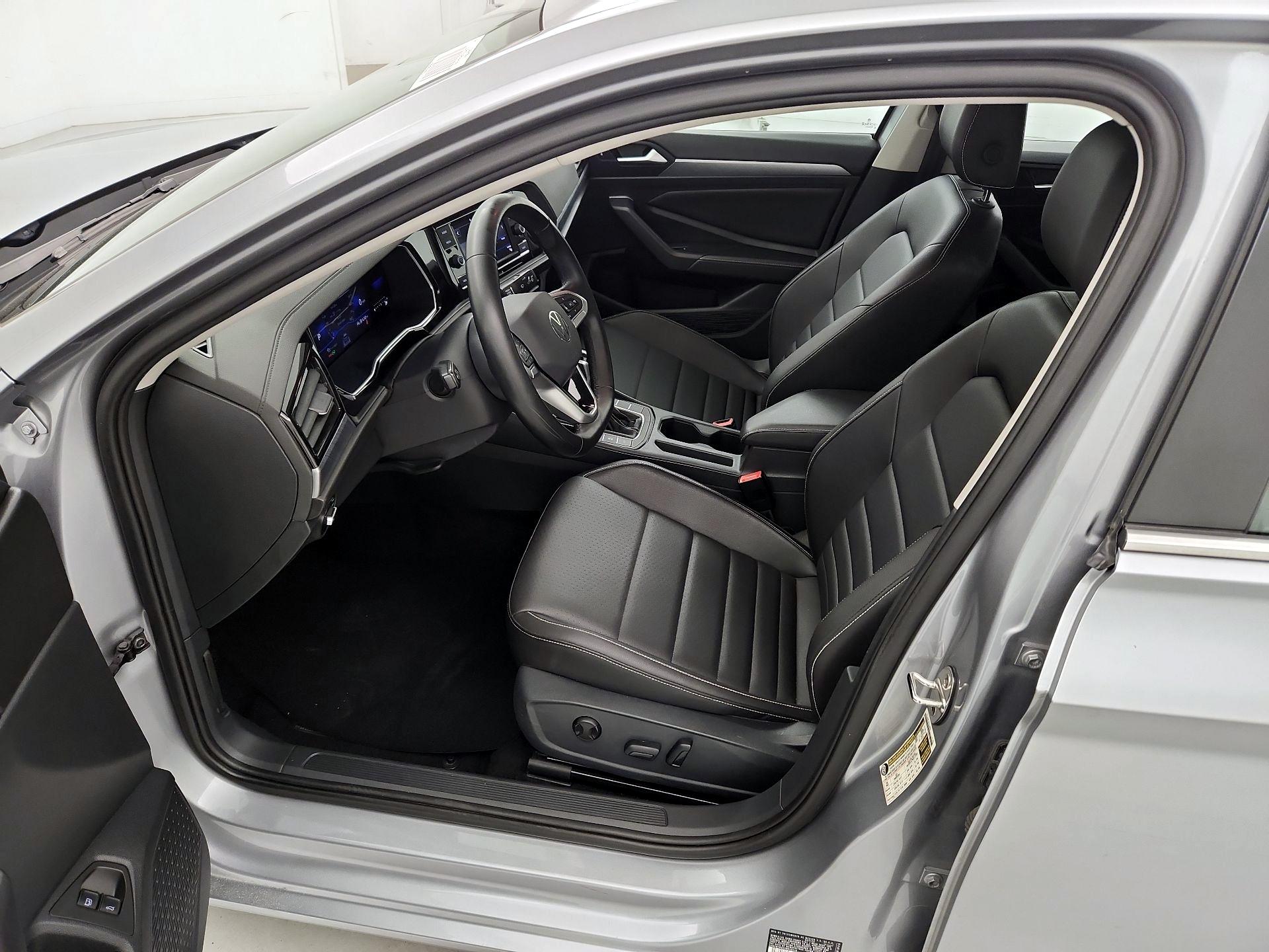Thumbnail: 2024 Volkswagen Jetta - 11
