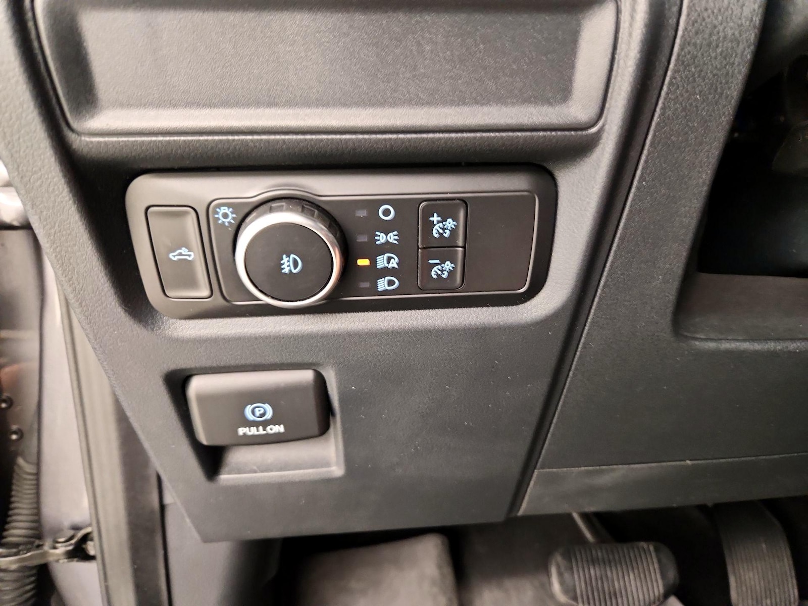 2021 Ford F-150 XL - Photo 14