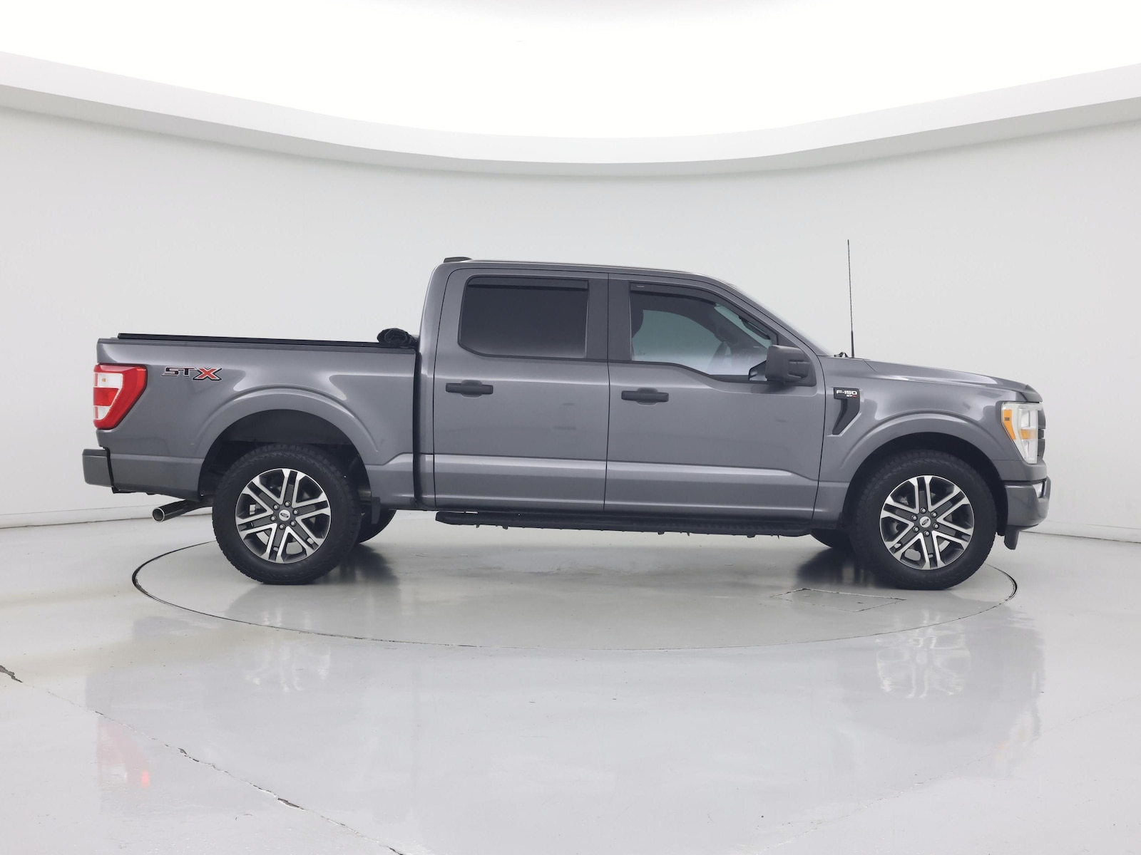 2021 Ford F-150 XL - Photo 8