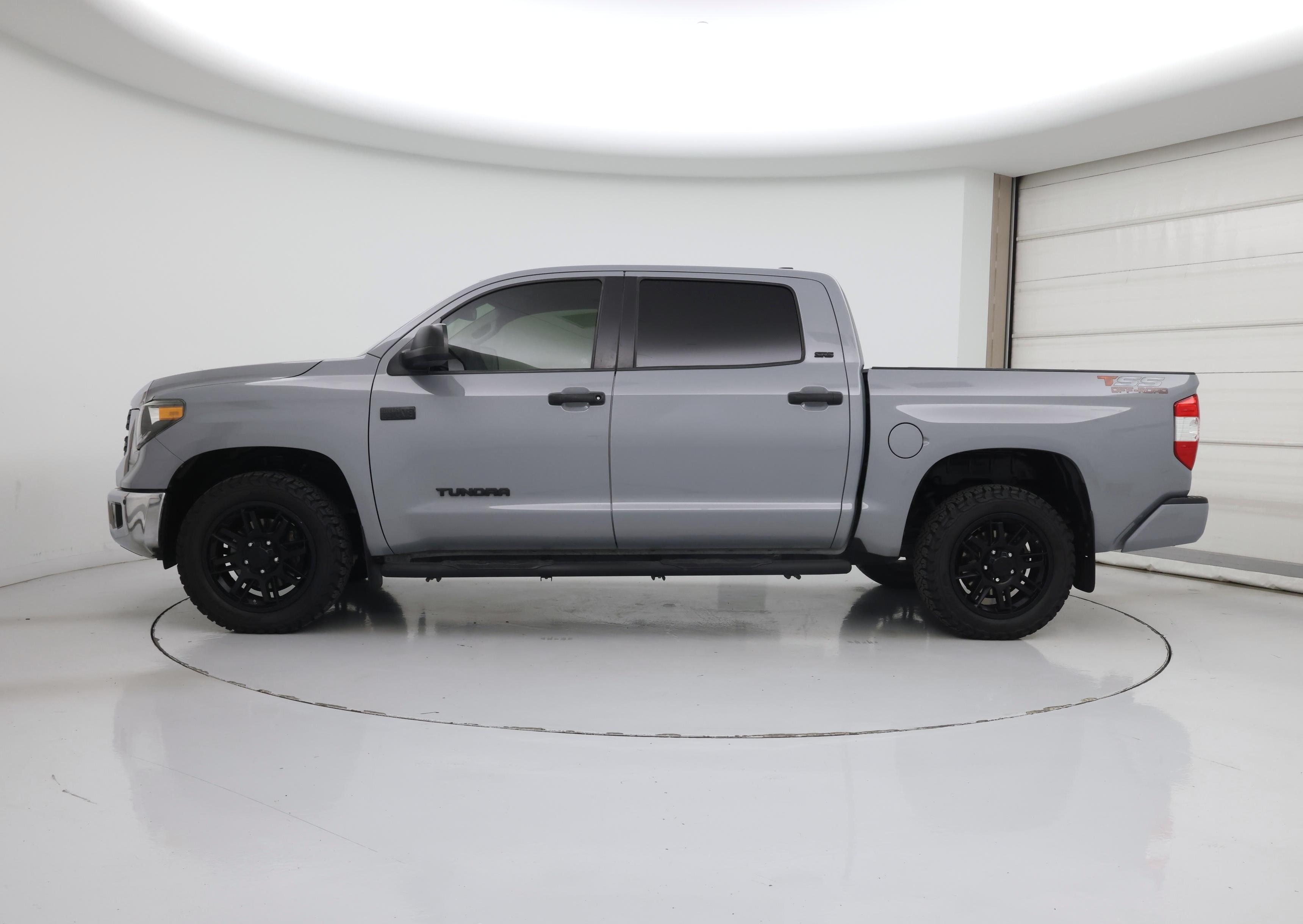 Thumbnail: 2021 Toyota Tundra - 3