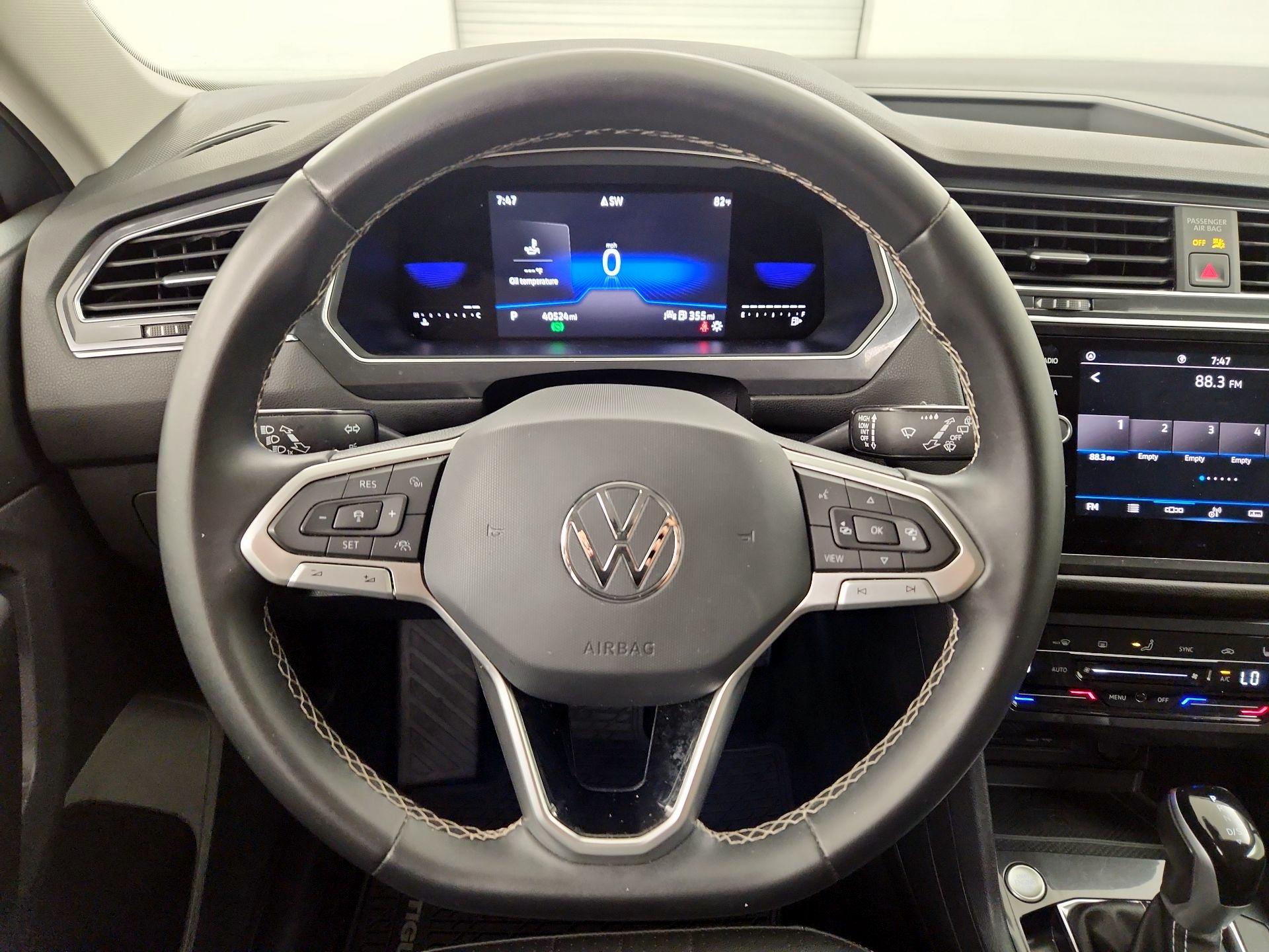 Thumbnail: 2023 Volkswagen Tiguan - 10