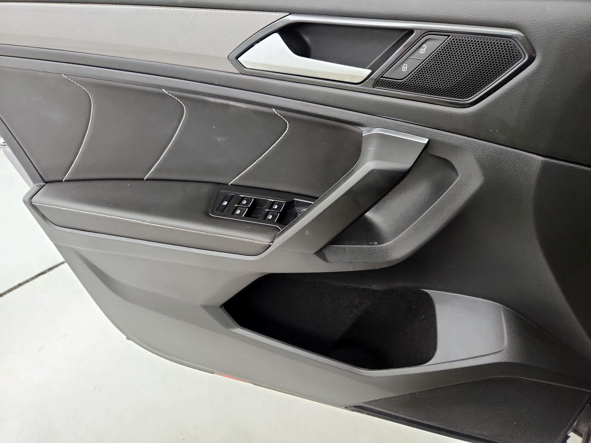 Thumbnail: 2023 Volkswagen Tiguan - 12