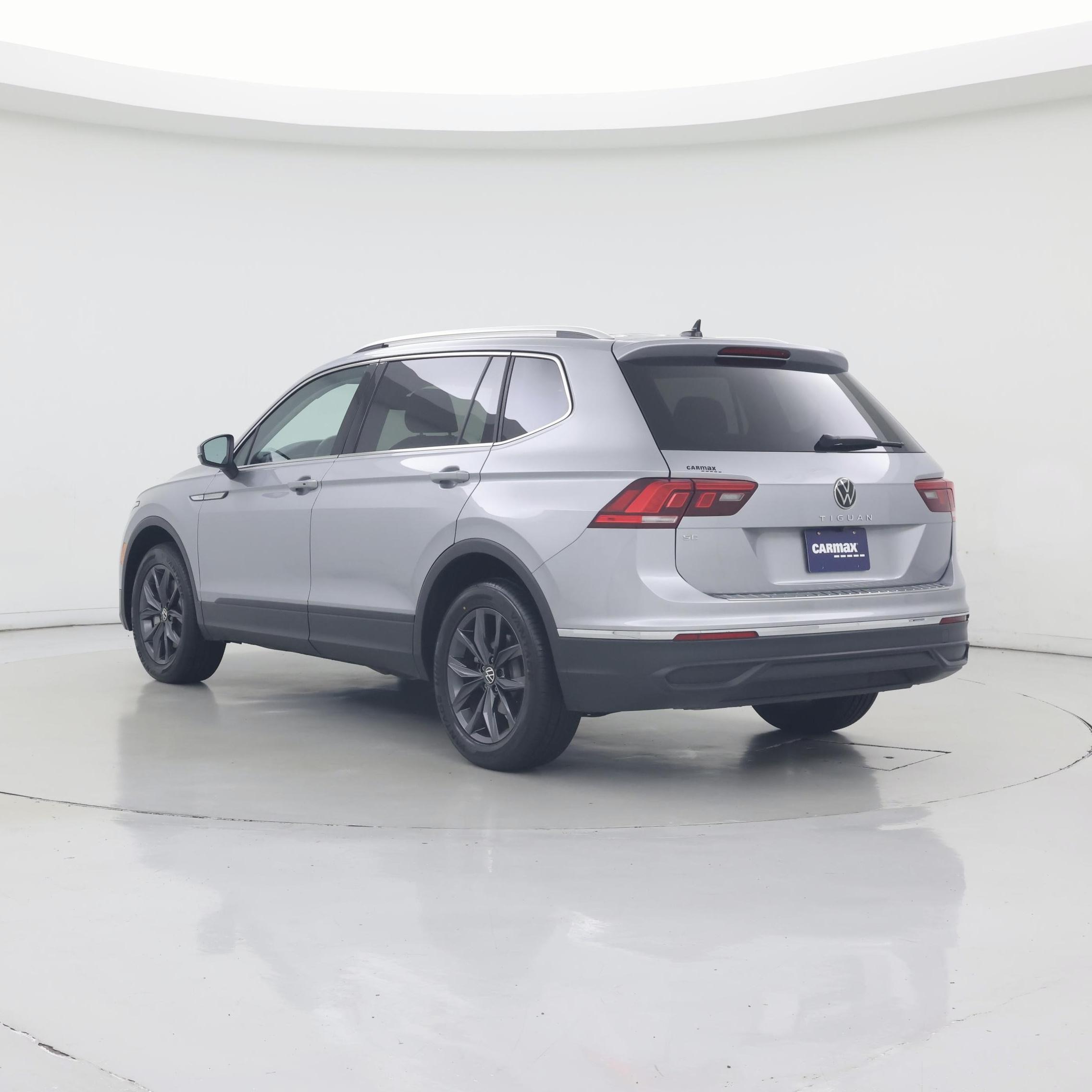 Thumbnail: 2023 Volkswagen Tiguan - 2